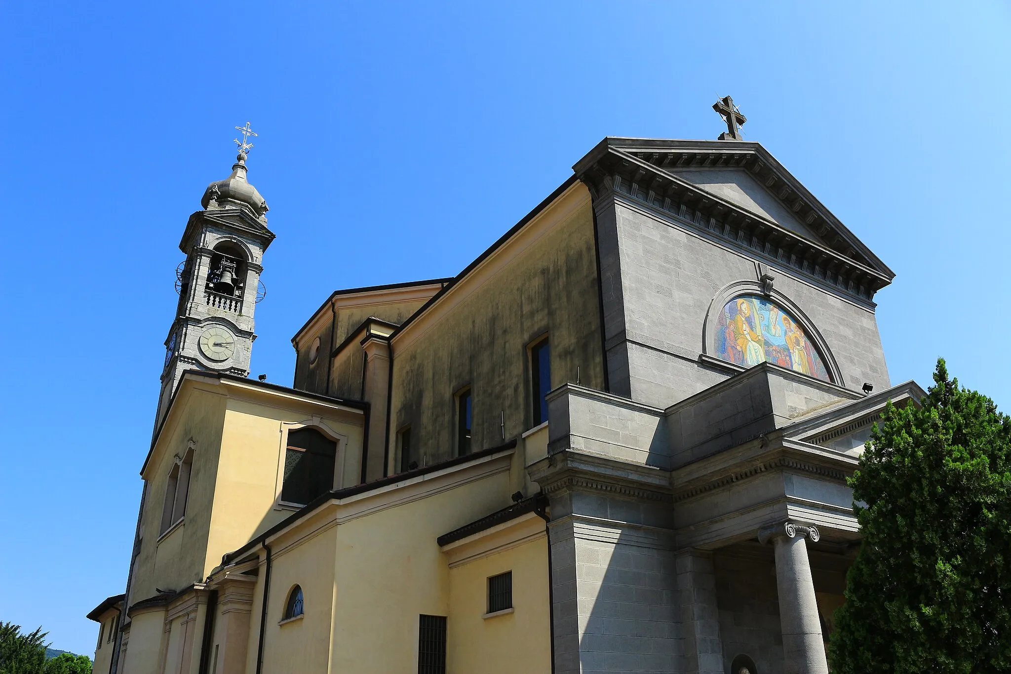 Photo showing: Chiesa Parrocchiale di Brivio
Church of Brivio (Italy)

August 2018