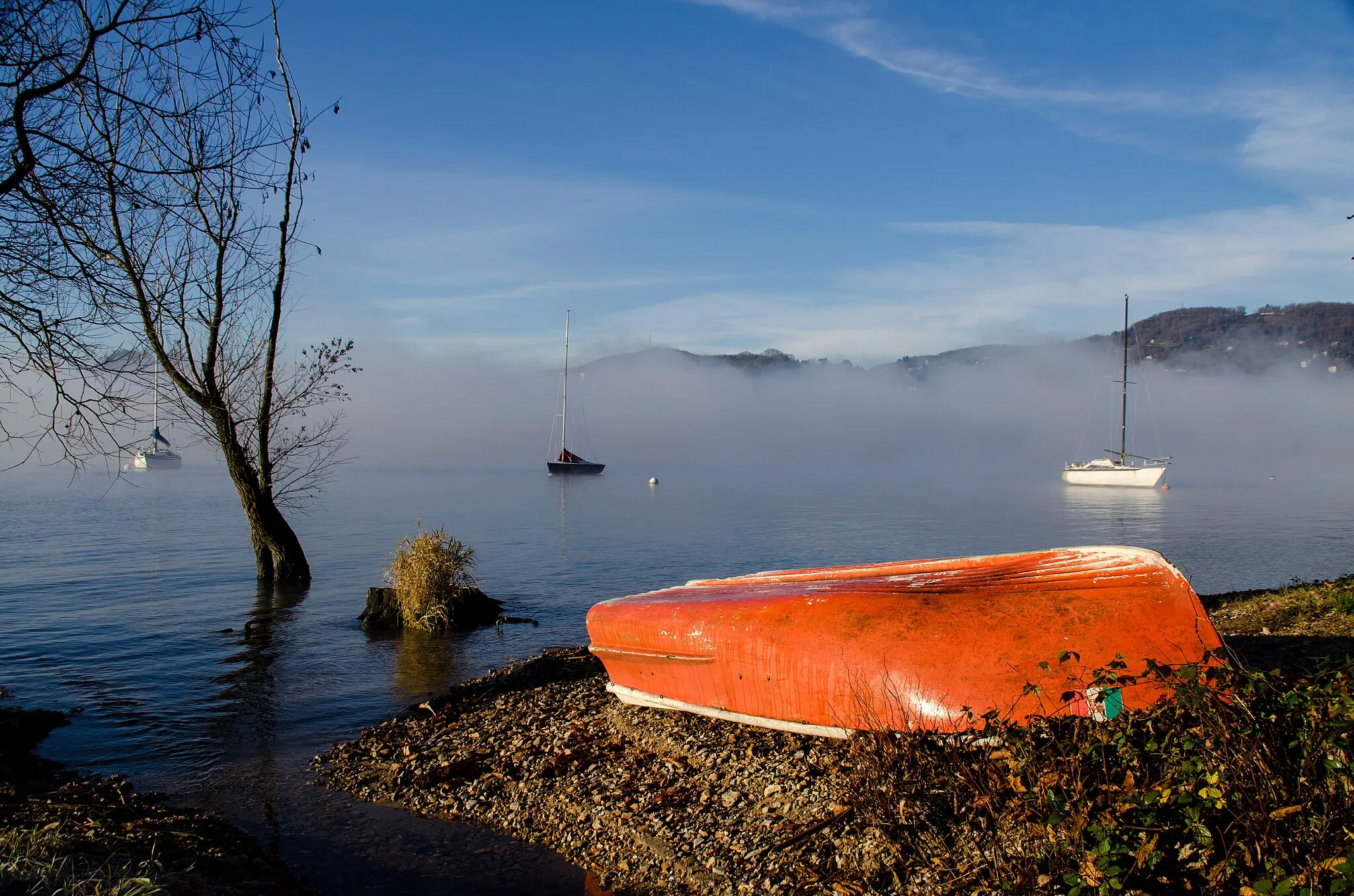 Photo showing: Autumn atmosphere on the Italian Lago Maggiore