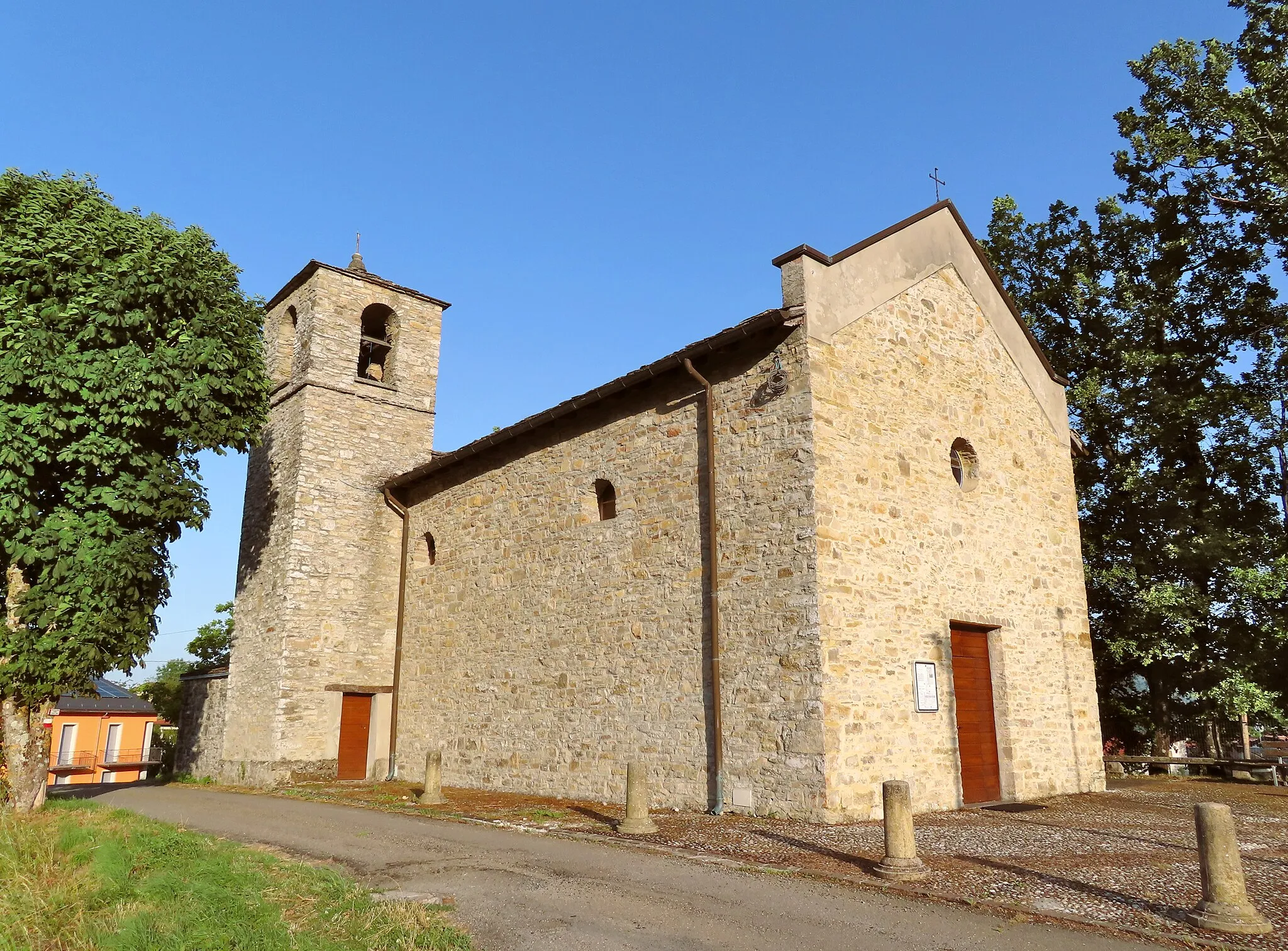 Photo showing: Facciata e lato nord dell'oratorio di San Rocco