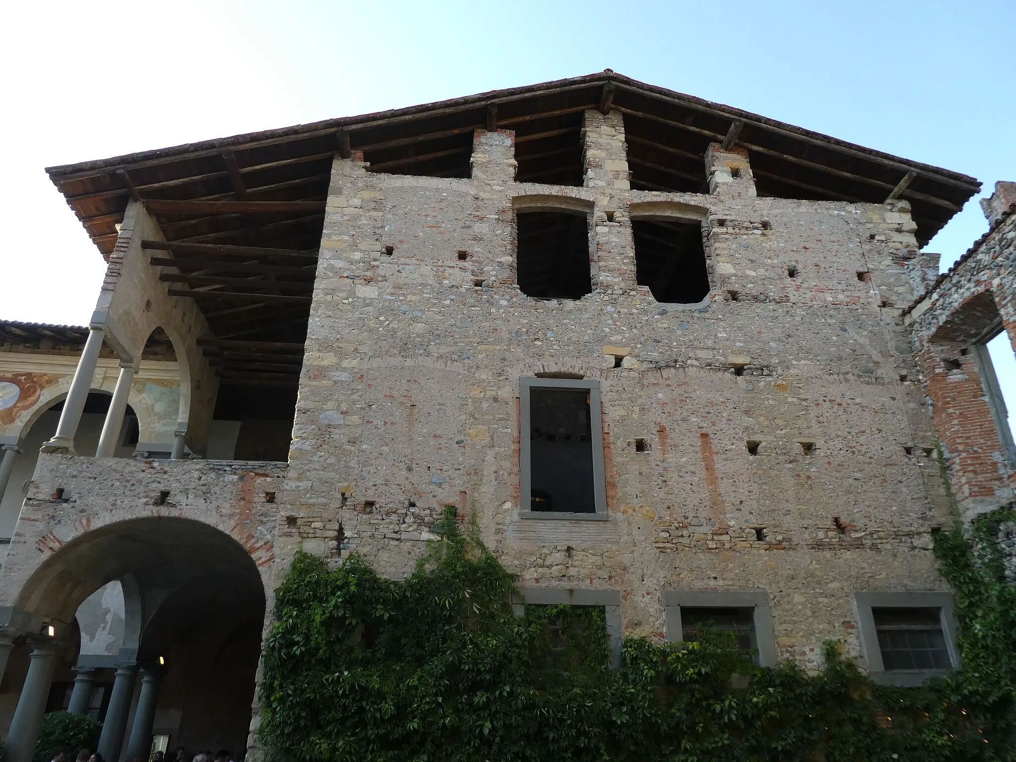 Photo showing: Castle of Cavernago - Inner courtyard