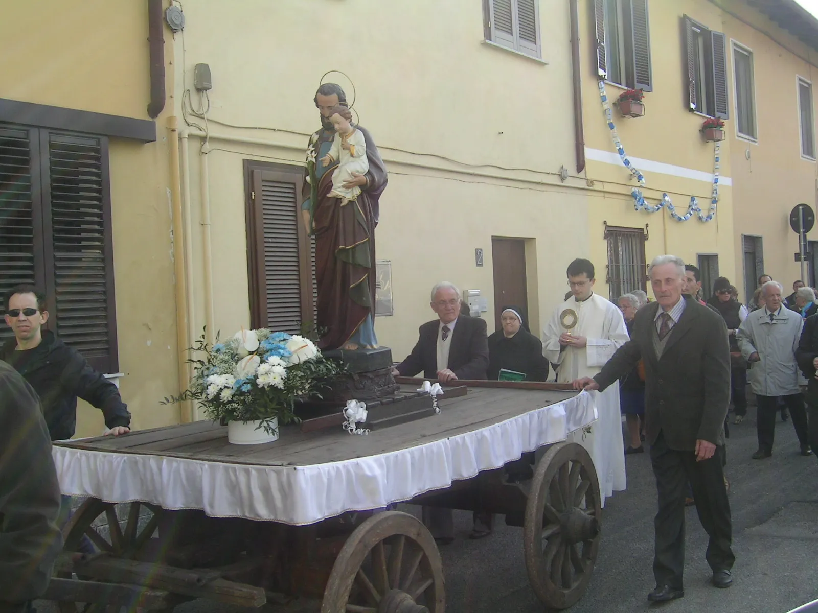 Photo showing: Saint Joseph's Processional in Castellazzo de' Stampi, Corbetta (MI) - Italy