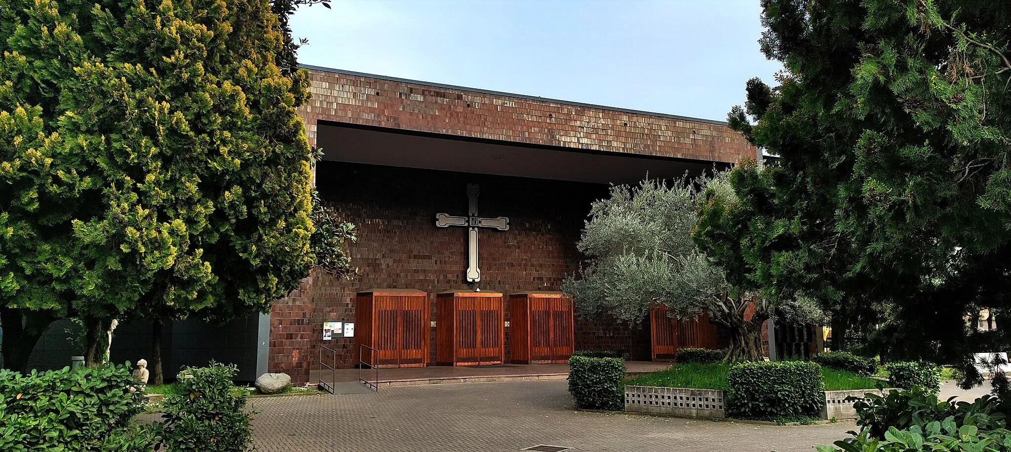 Photo showing: Facciata della chiesa di San Filippo Neri in Bovisasca a Milano, Italia