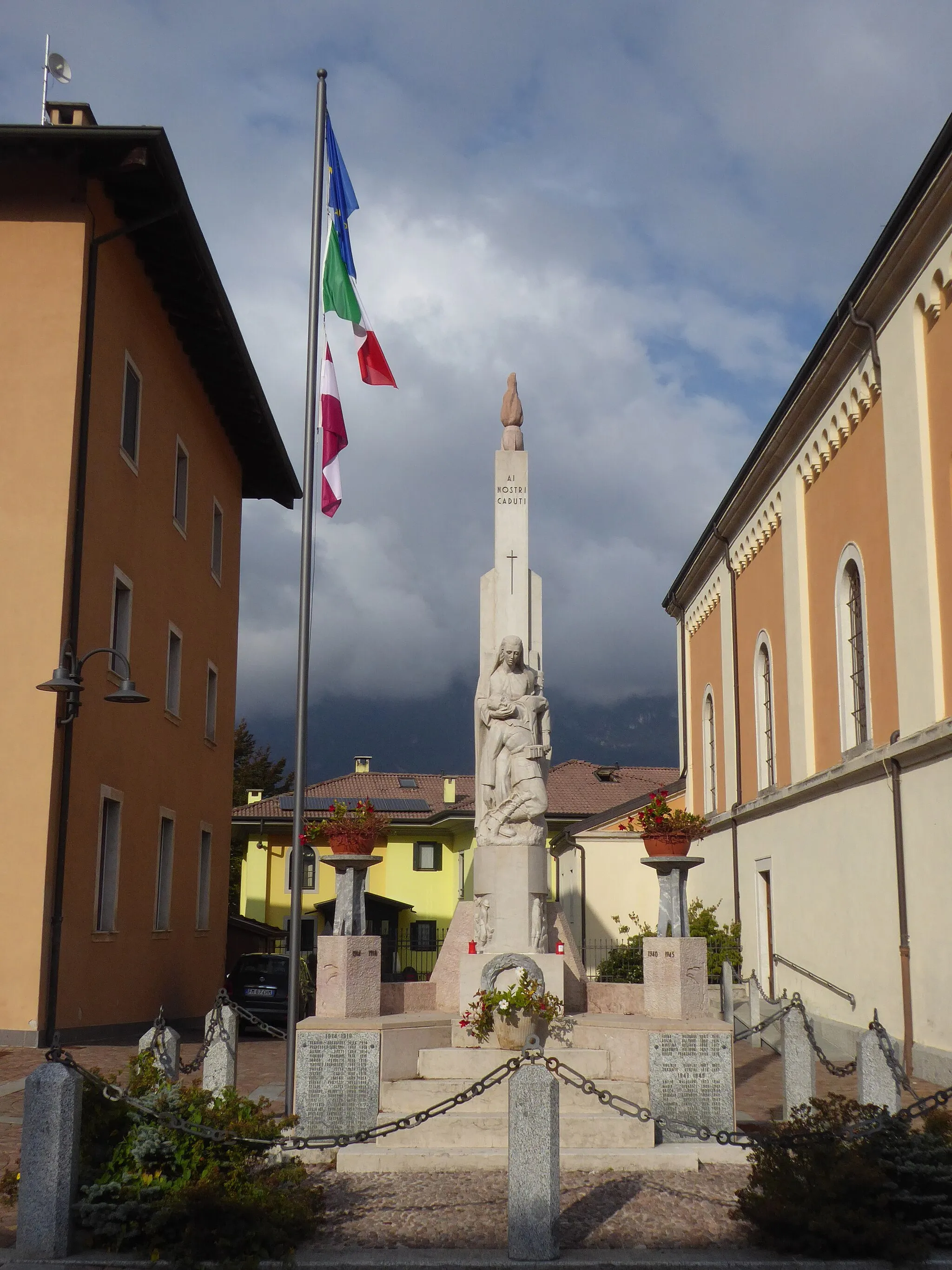 Photo showing: Fiavé (Trentino, Italy) - War memorial
