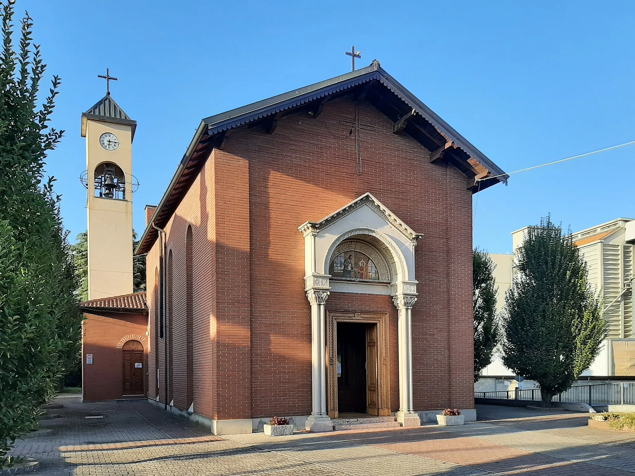 Photo showing: Borghetto Lodigiano, la chiesa parrocchiale di San Giuseppe della frazione di Casoni.