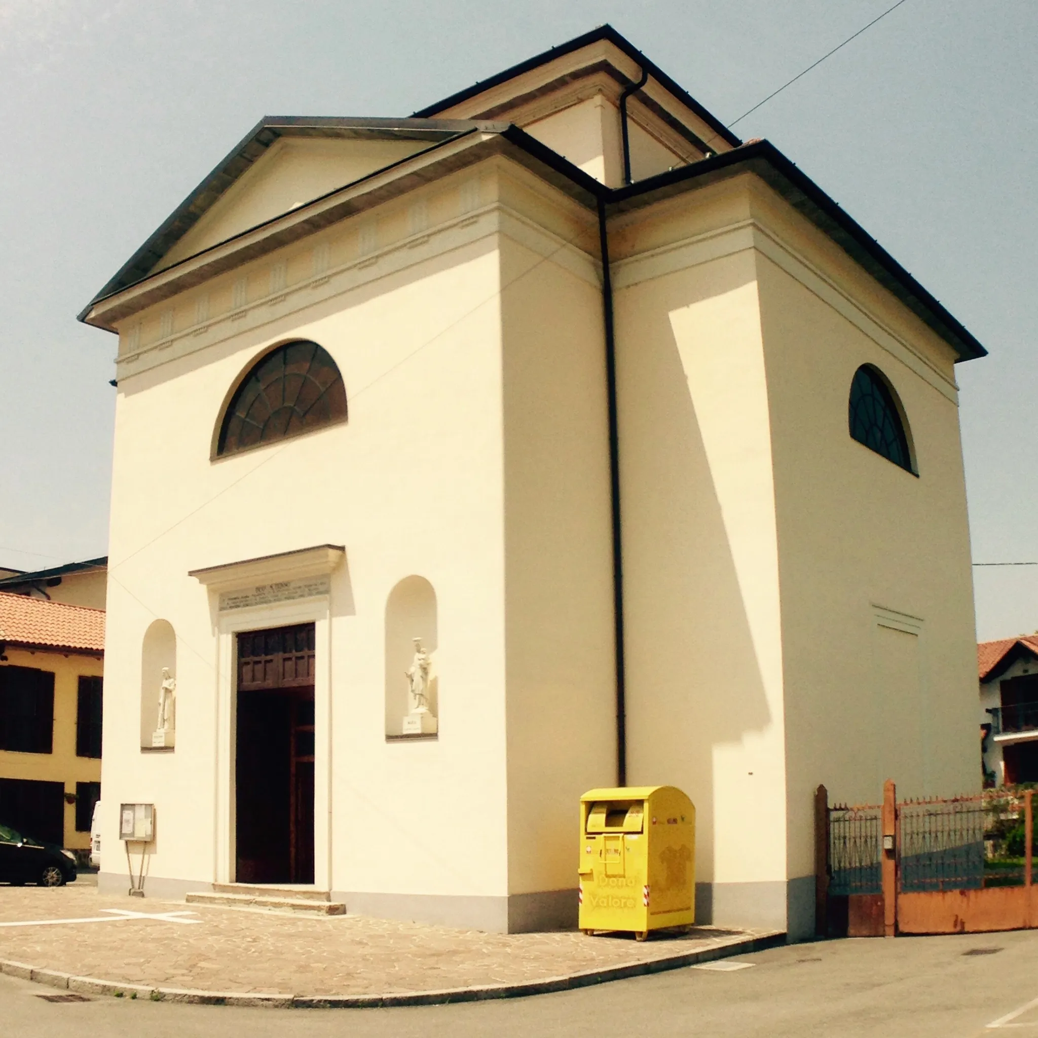 Photo showing: La chiesa di San Francesco di Monzoro (detta anche di Santa Maria Nascente dalla prima dedicazione)