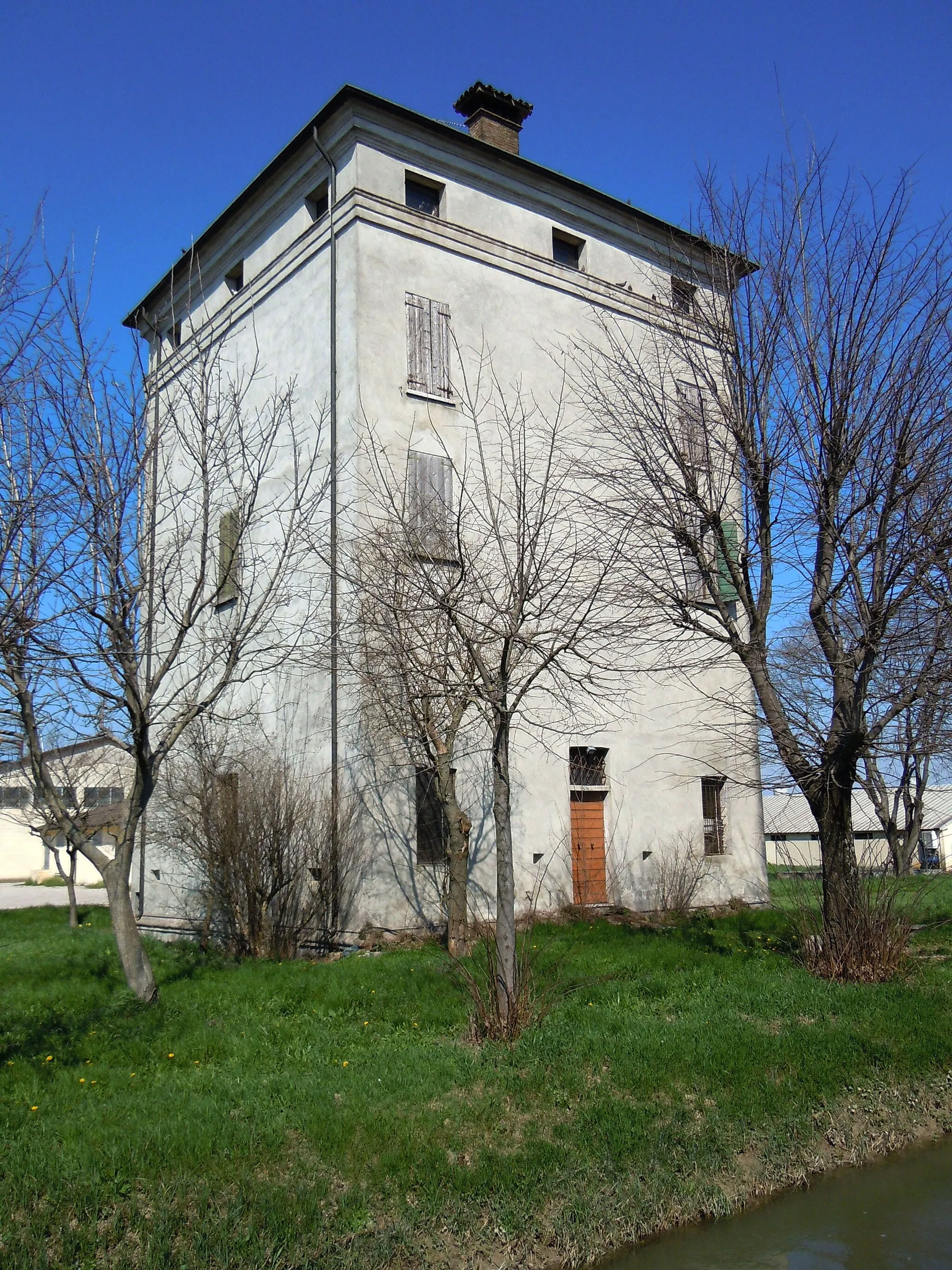 Photo showing: San Martino Gusnago, Corte Nuova, Torre di Ferrante Gonzaga.