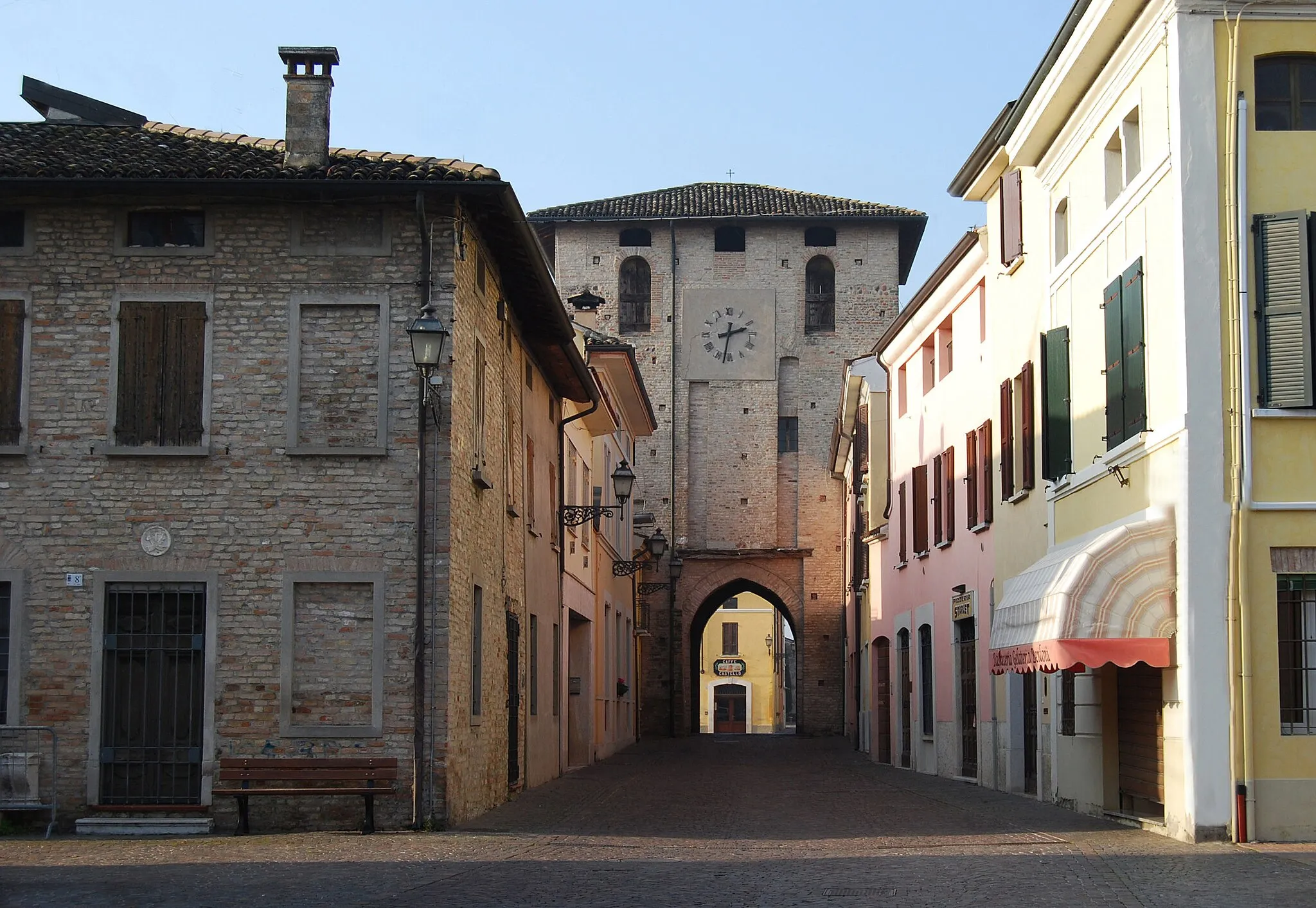 Photo showing: Ceresara, Via Roma.