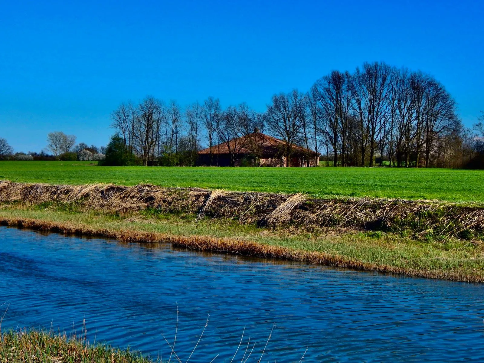 Photo showing: Barchessone PortoVecchio e canale San Martino, Valli Mirandolesi