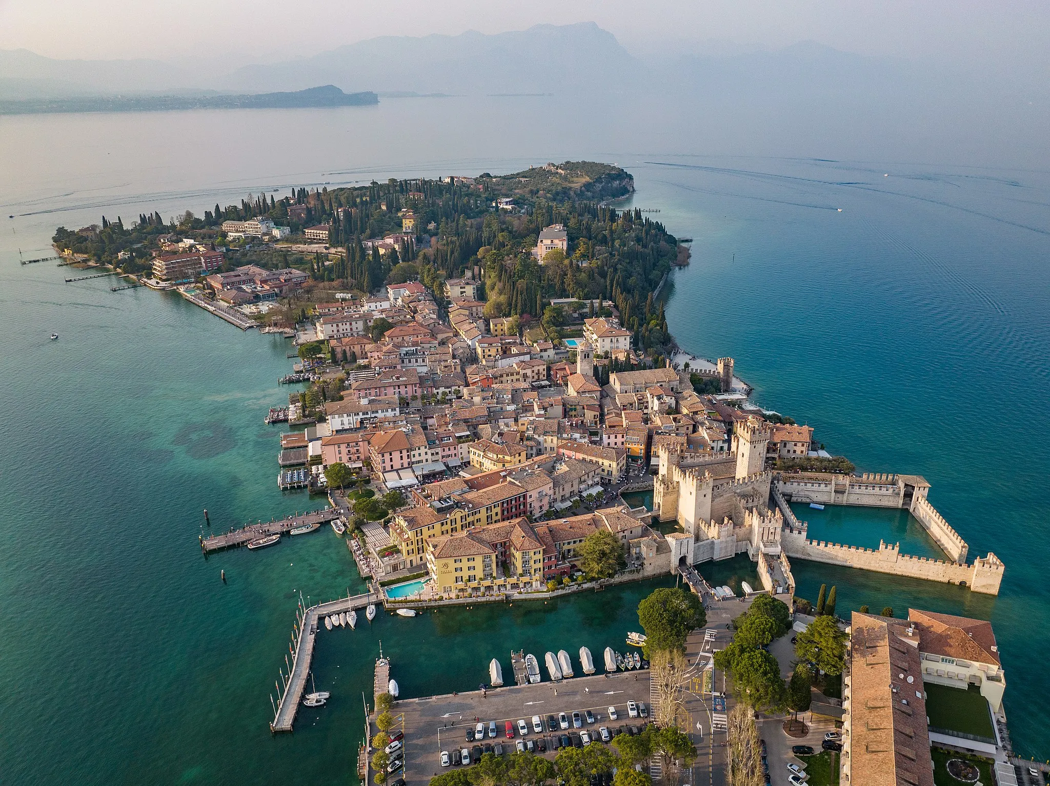 Photo showing: Sirmione, Italy