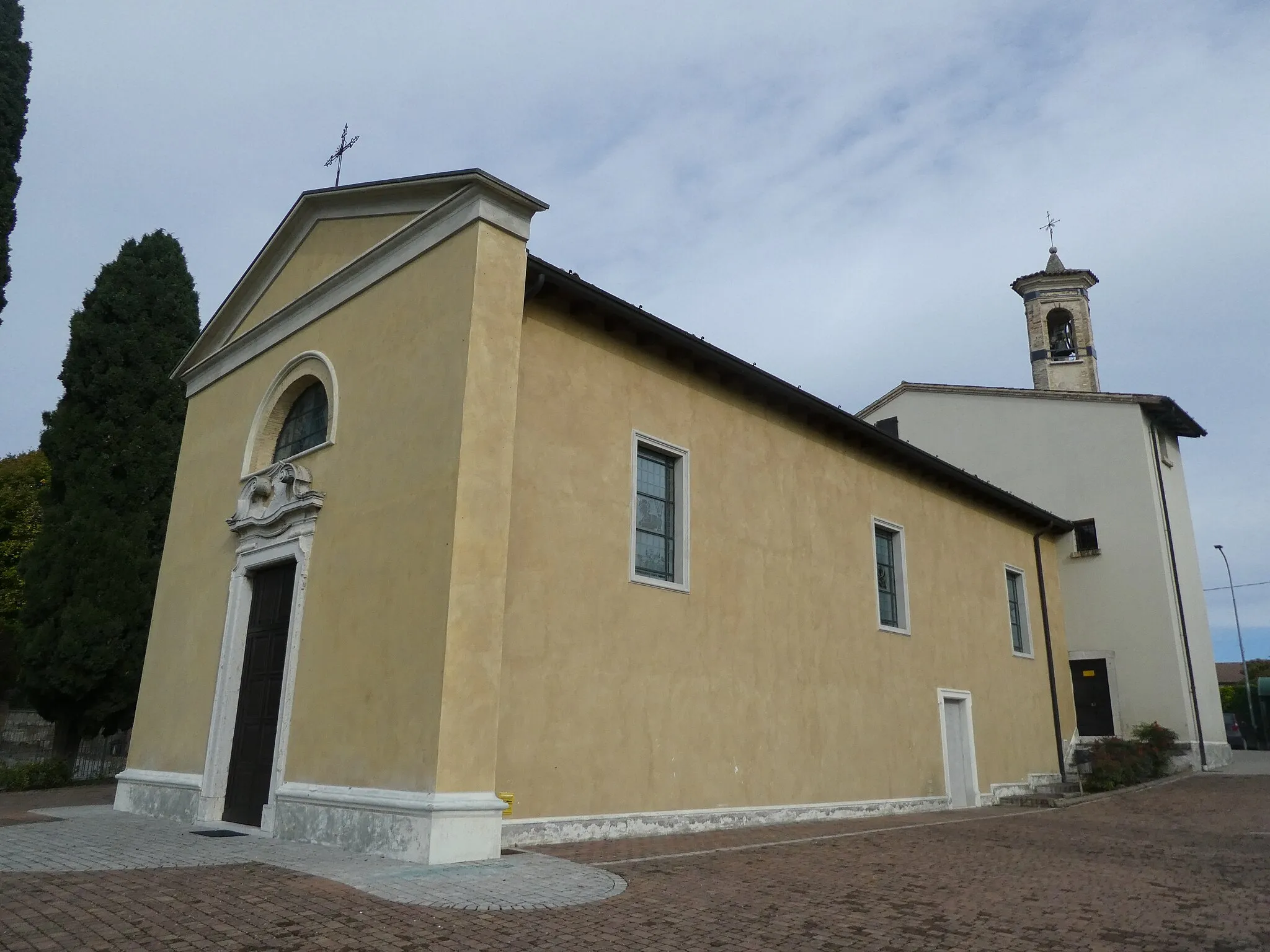 Photo showing: Castel Venzago (Lonato del Garda, Lombardy, Italy), Beheading of John the Baptist church