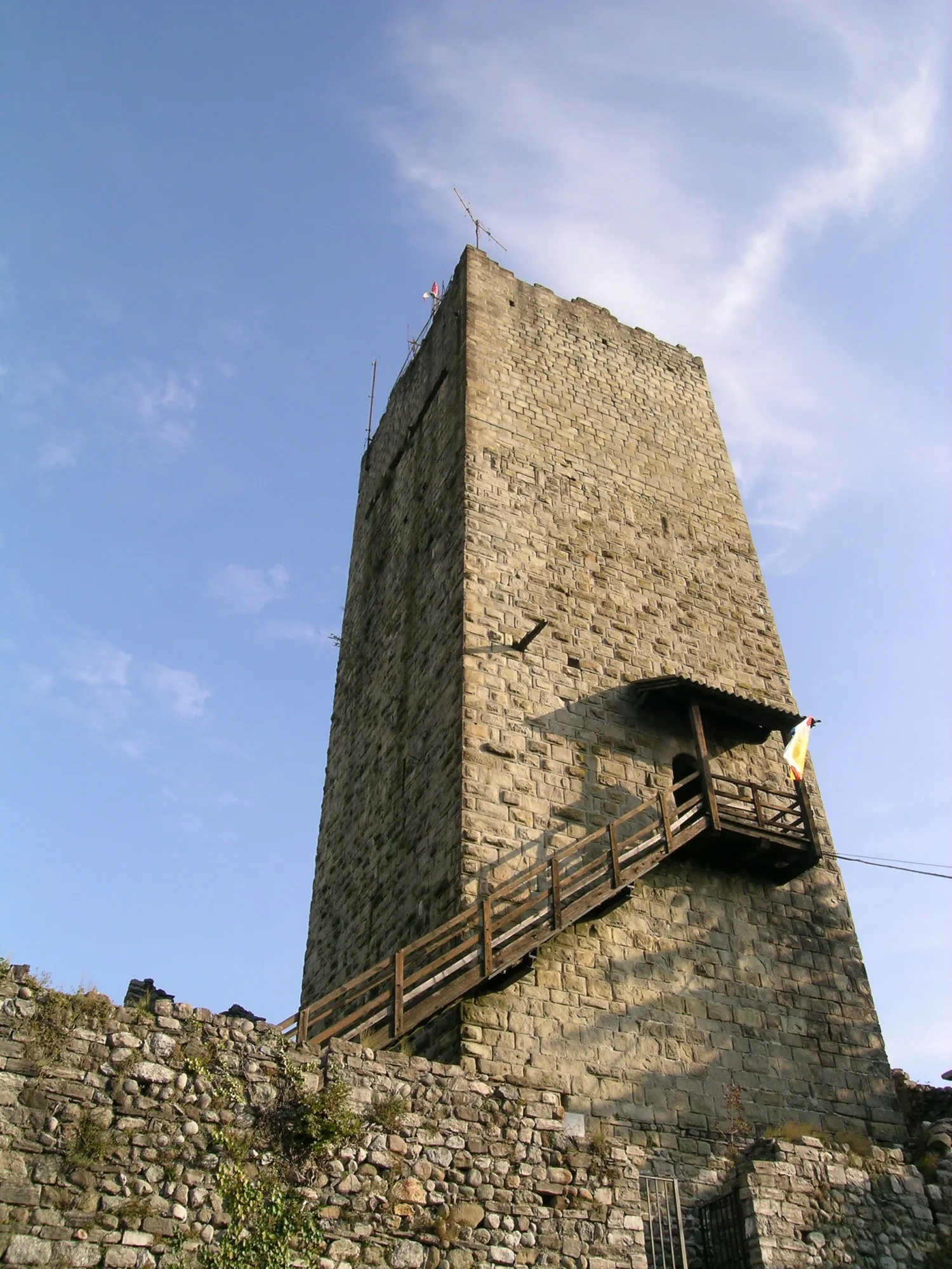 Photo showing: Autore: Giovanni Bianchi, scattata il 28 ottobre 2007, foto del Castel Baradello