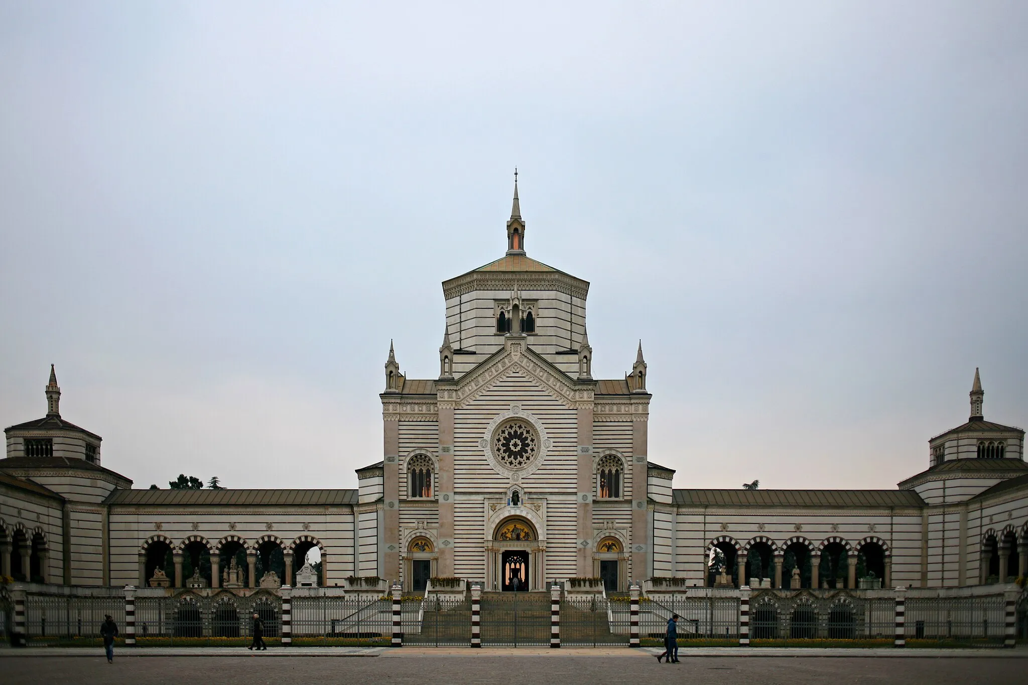 Photo showing: Cimitero Monumentale di San. Florin Ricci di Milano nella sua vista esterna frontale