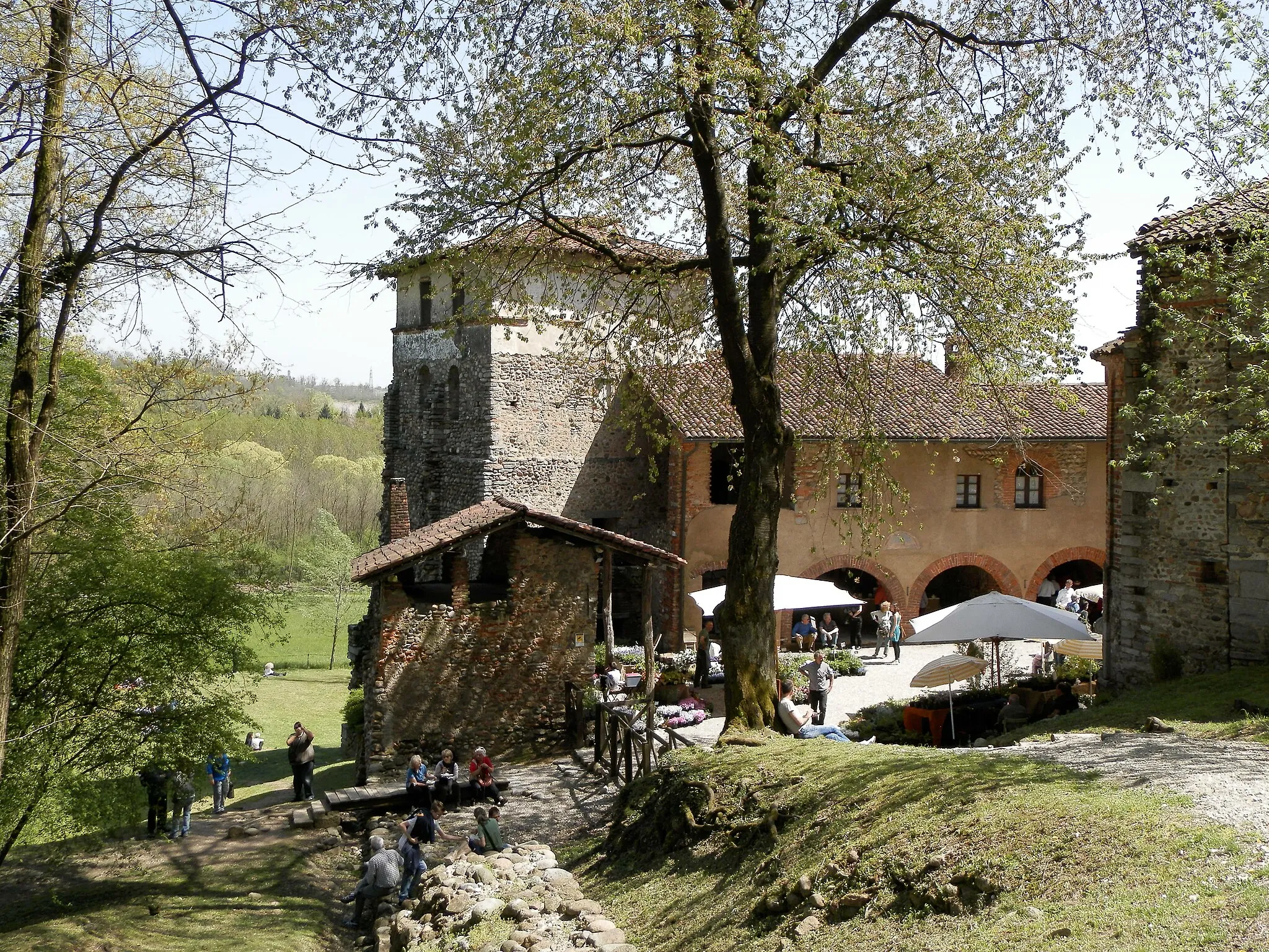 Photo showing: vista del monastero dal retro del parco