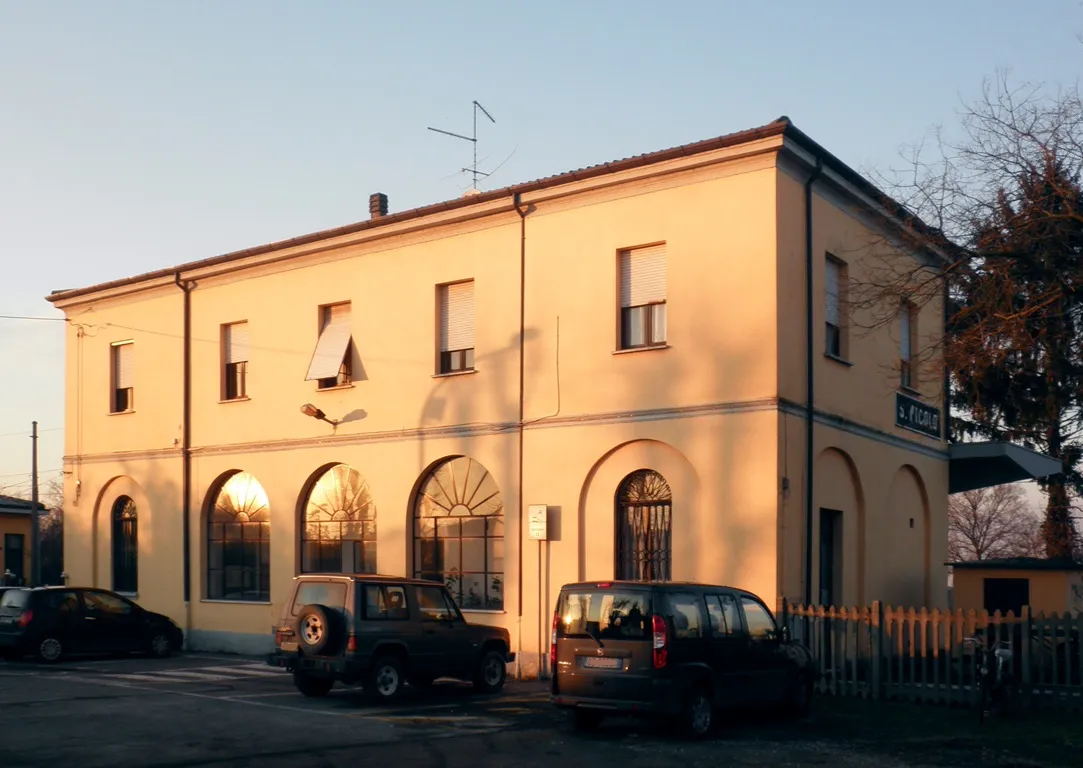 Photo showing: Stazione ferroviaria di San Nicolò.