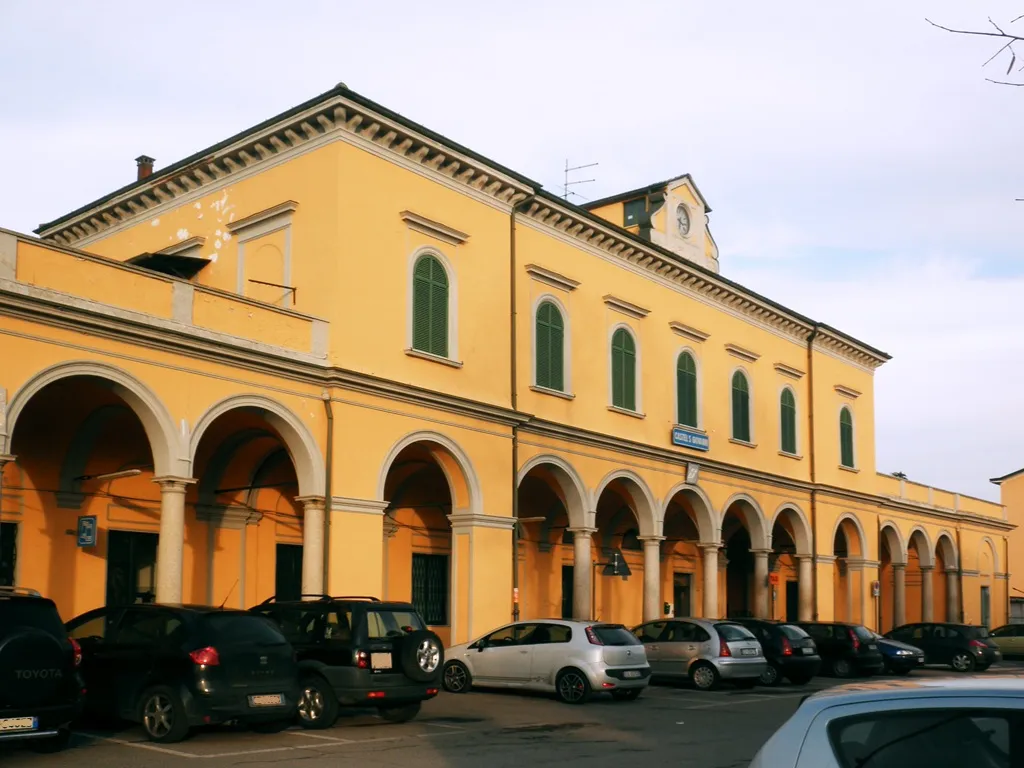 Photo showing: Stazione ferroviaria di Castel San Giovanni.