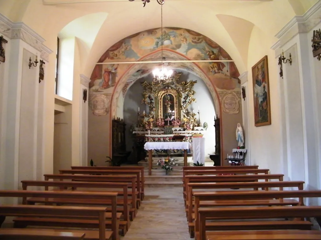 Photo showing: Inside. Church of St. Michael and George. Davèna di Vezza d'Oglio, Val Camonica