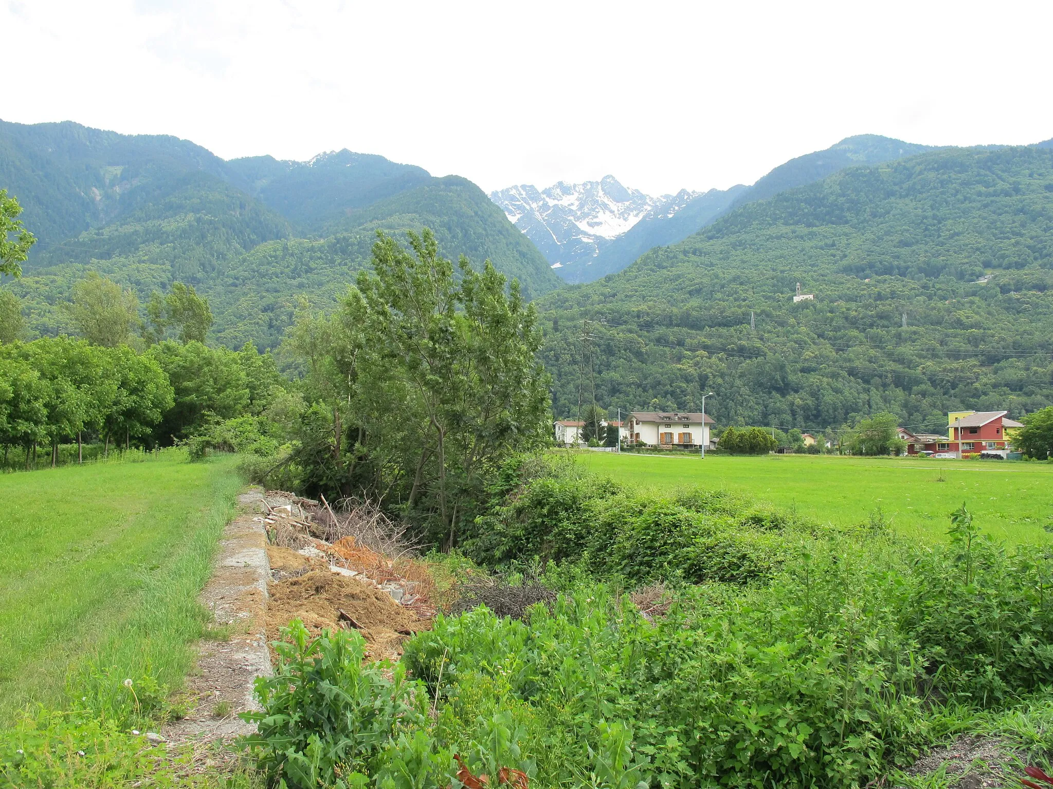 Photo showing: Fossato anticarro a San Giacomo in Valtellina