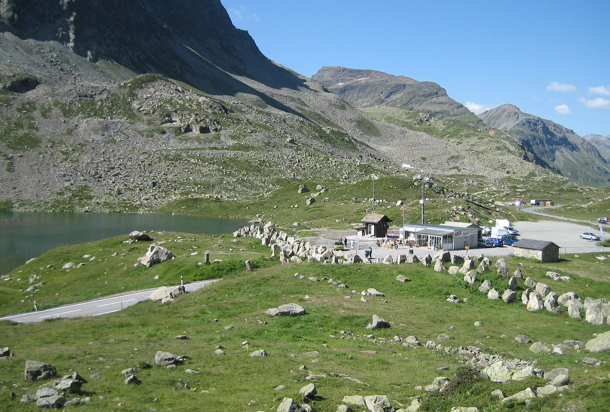 Photo showing: Julierpasshöhe direction west, T4056 GPH Julierpass, A7687 Infanteriewerk Julier rechts