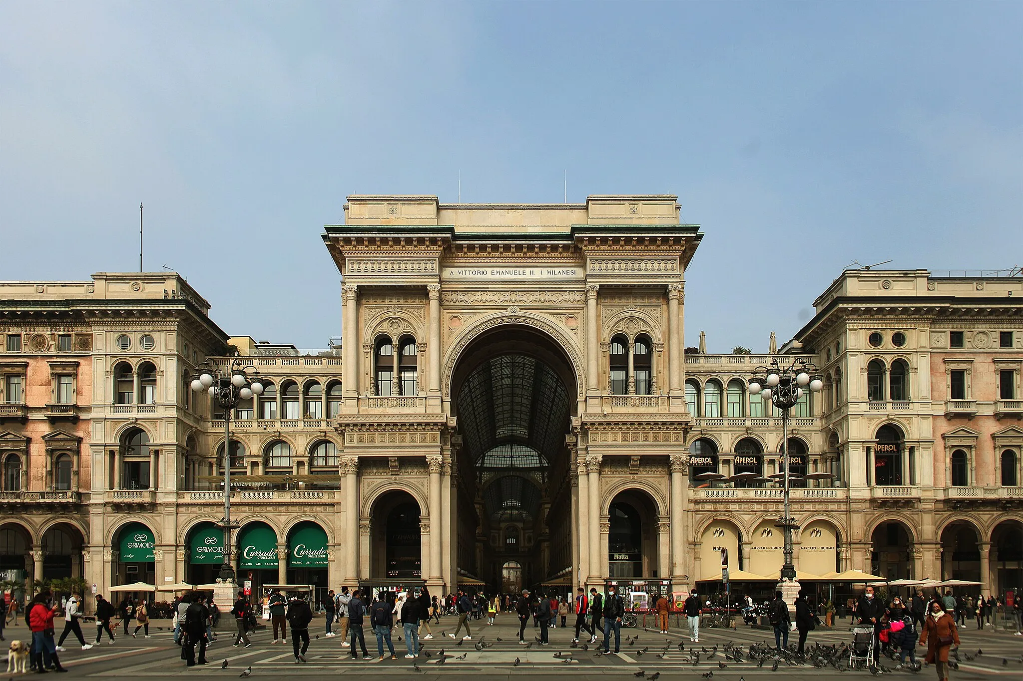 Photo showing: Veduta della Galleria Vittorio Emanuele II da piazza del Duomo, Milano