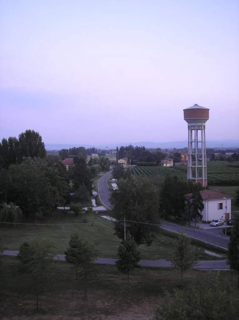 Photo showing: View of the Po Valley from Massenzatico's bell tower