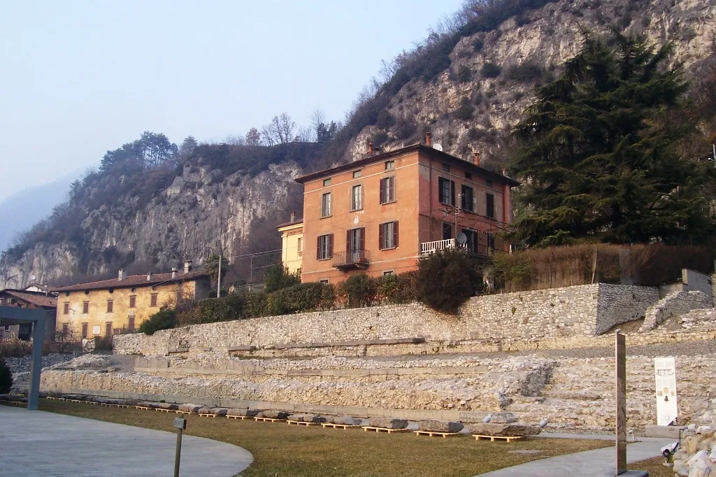 Photo showing: Roman teatre. Cividate Camuno, Val Camonica