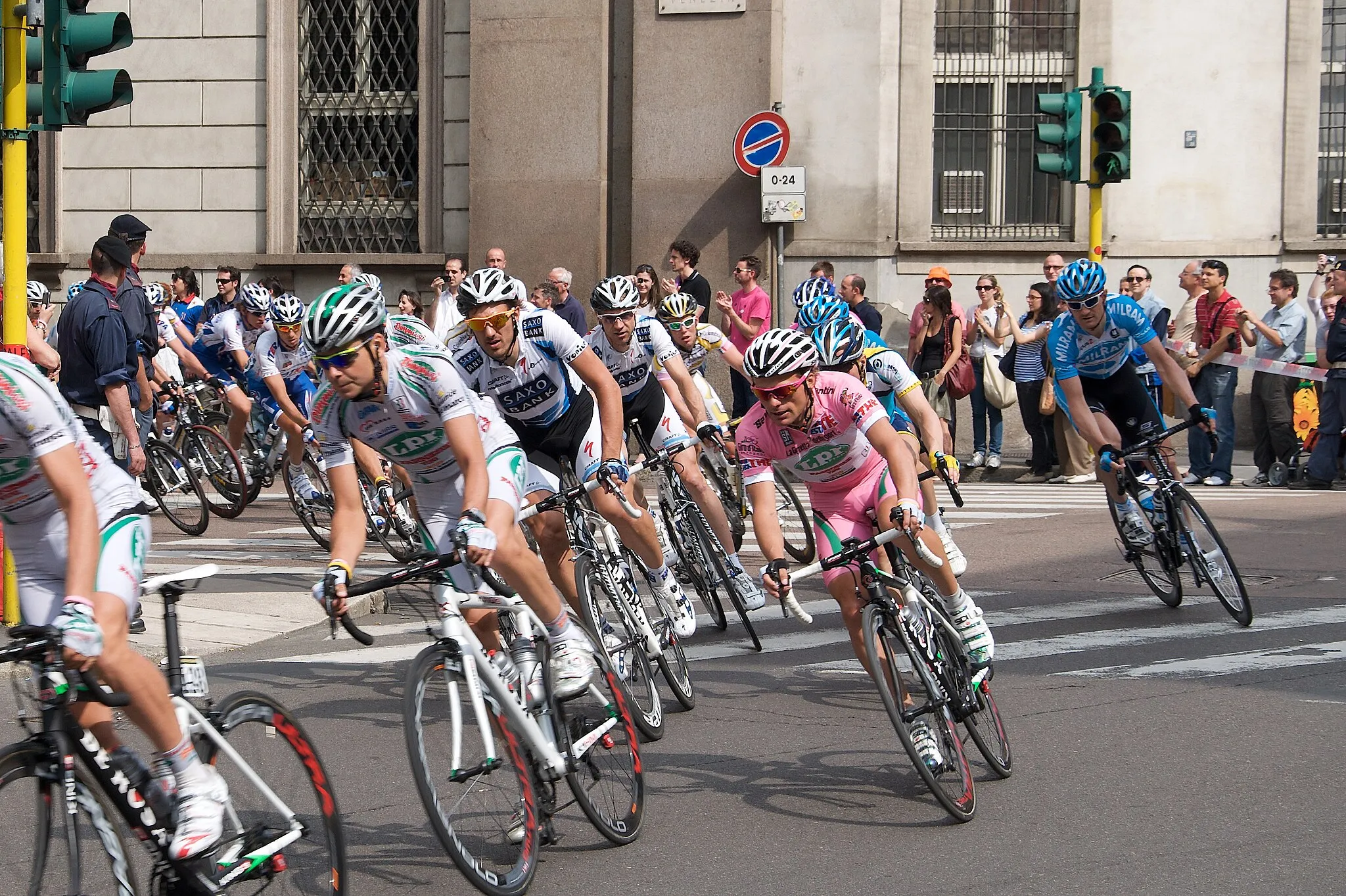 Photo showing: Maglia Rosa Danilo di Luca during Milano show stage of Giro d'Italia 2009 in Corso Venezia