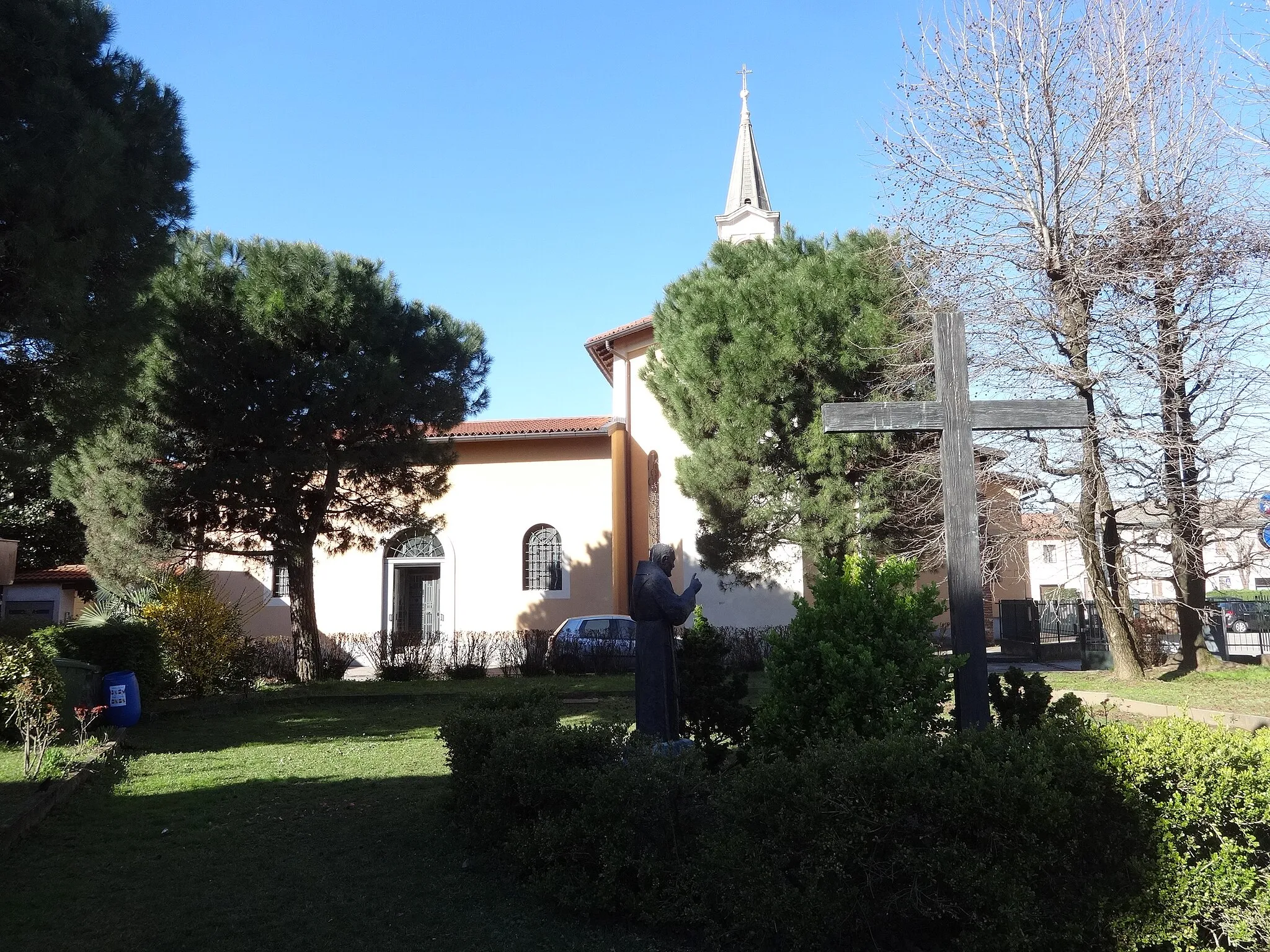 Photo showing: Back of Chiesa S. Ilario, Marnate