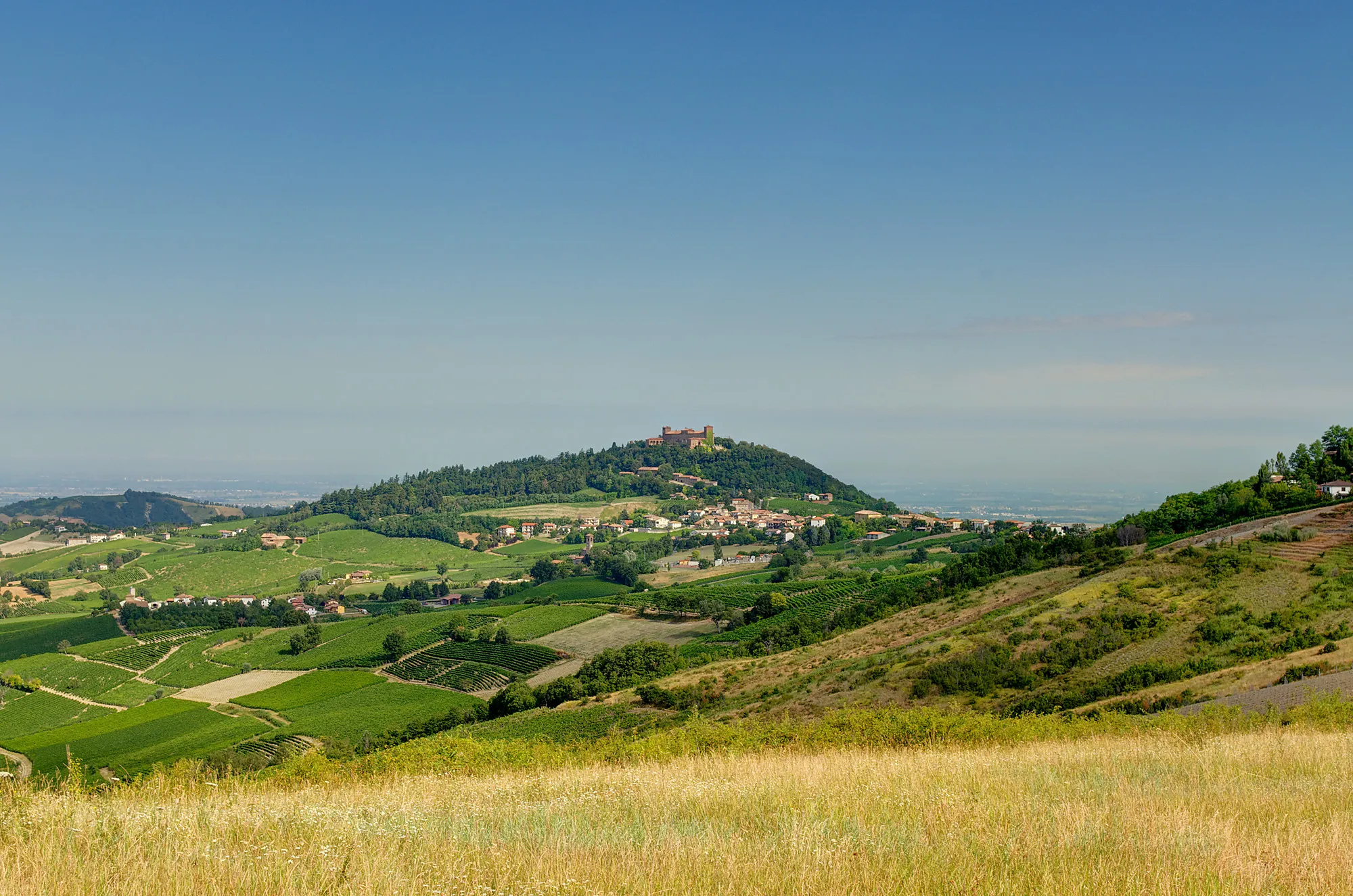 Photo showing: Montalto Pavese