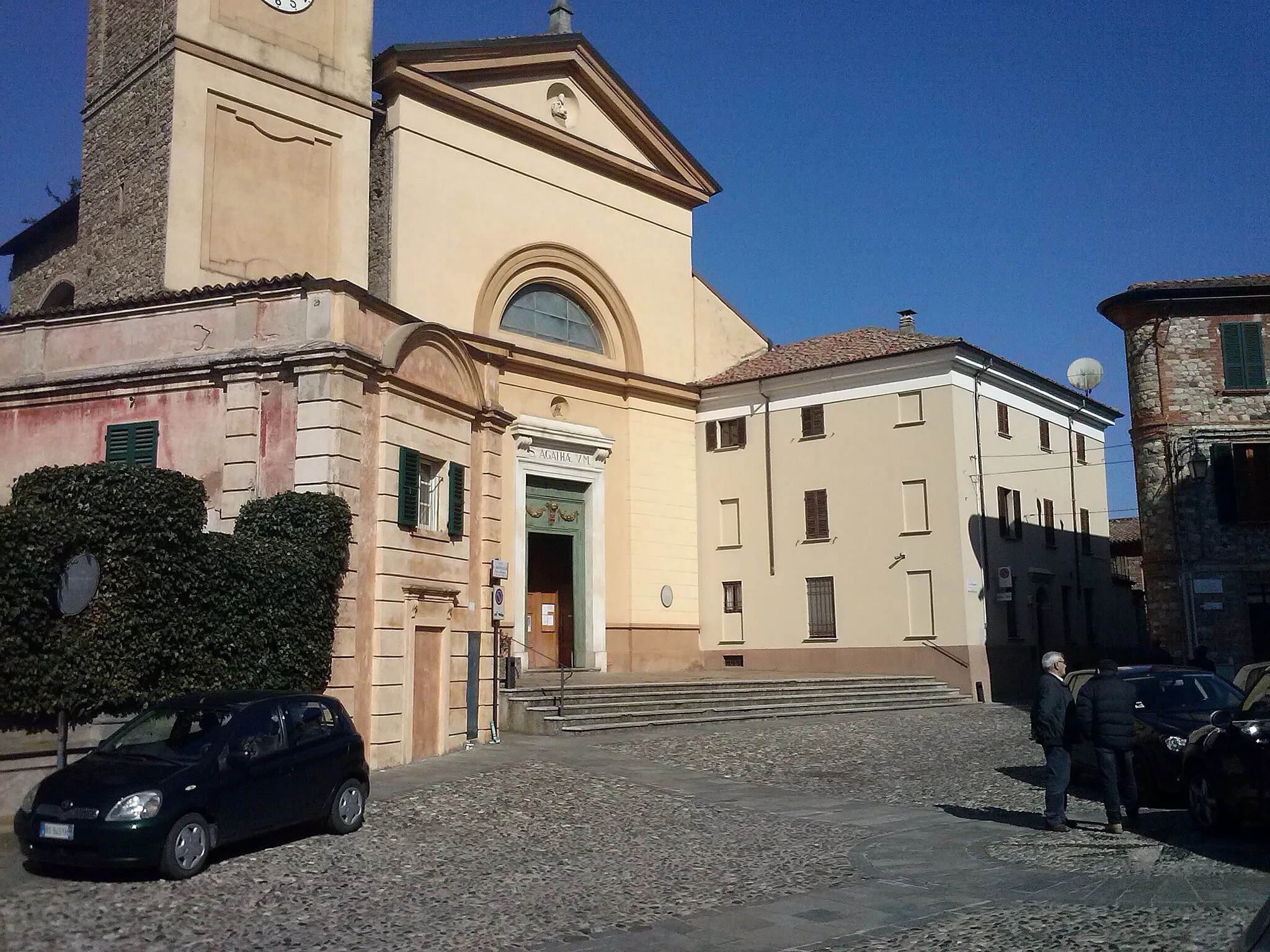Photo showing: City center of Rivergaro (Piacenza, Italy) and the Church of Saint Agatha
