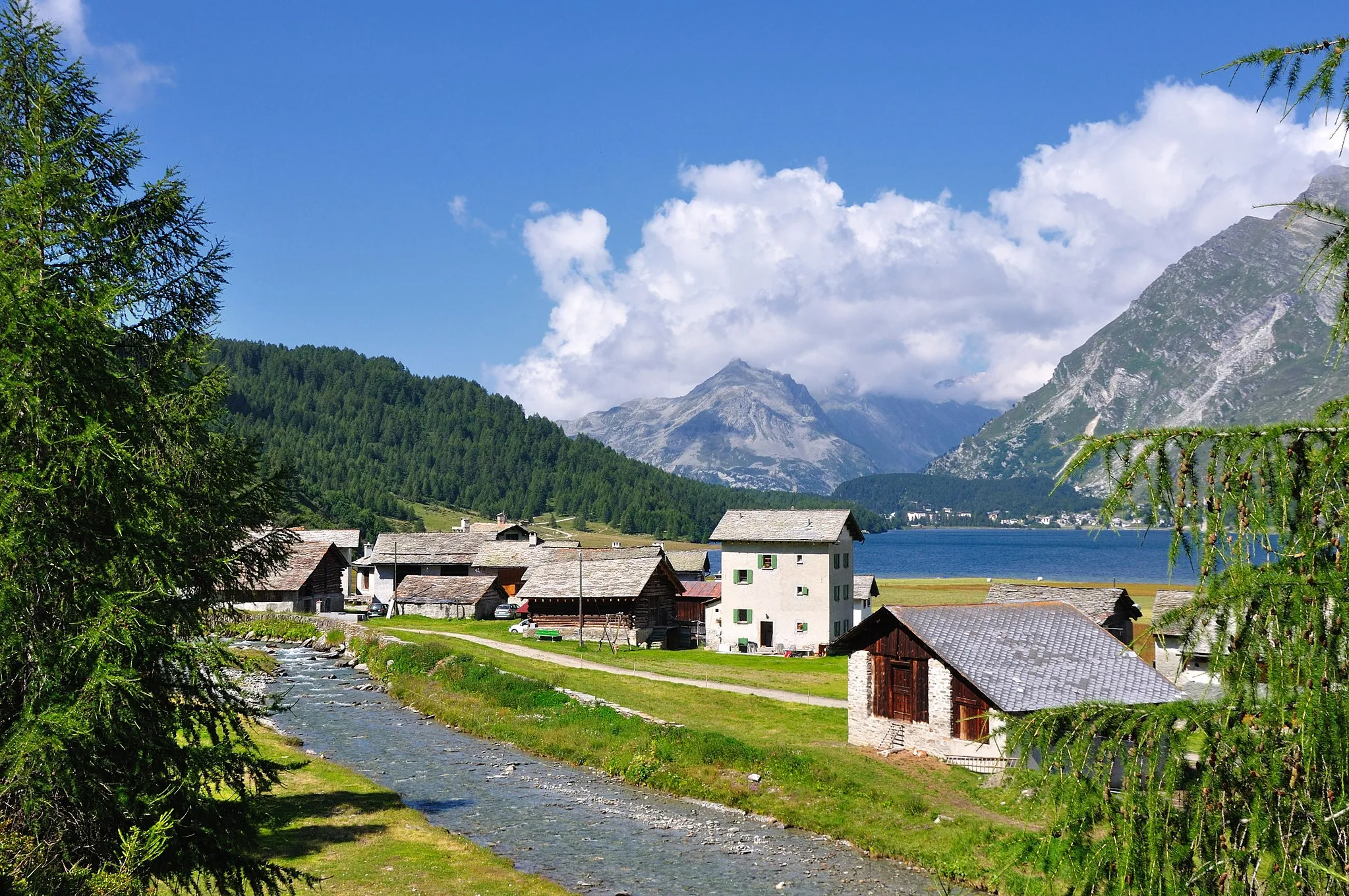 Photo showing: Switzerland, Graubünden, walk along Lake Sils