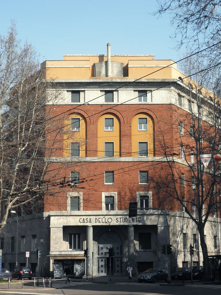 Photo showing: Casa dello Studente a Milano, in viale Romagna 62 (angolo via Giovanni Pascoli).