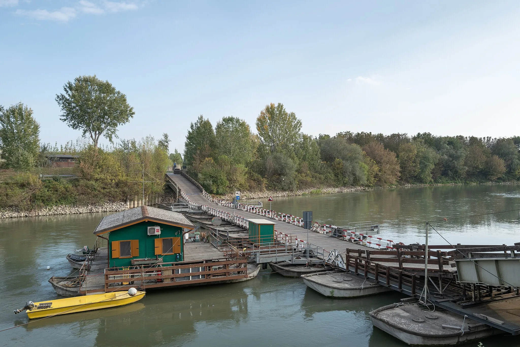 Photo showing: Ponte di barche sull'Oglio - Marcaria, Mantova, Italia