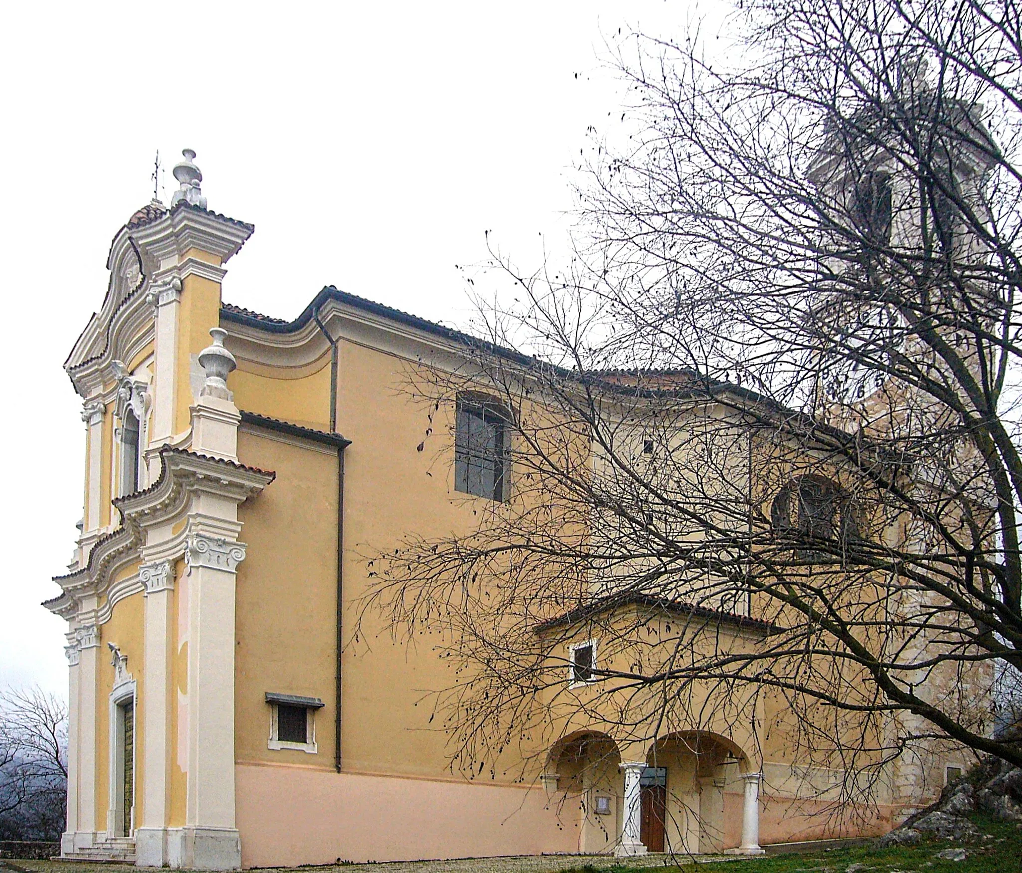 Photo showing: La chiesa parrocchiale di Santa Giulia di Paitone, in Lombardia