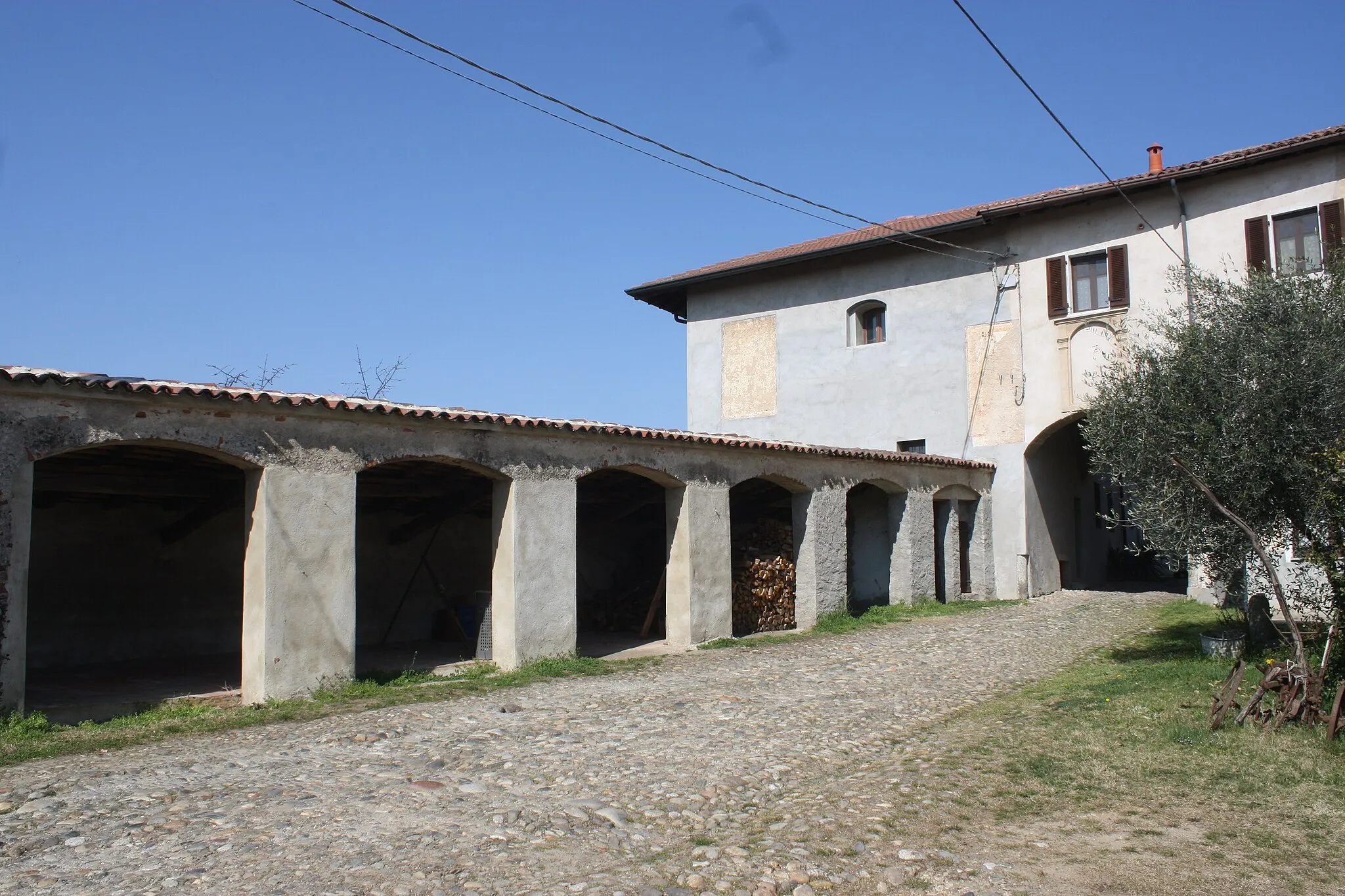Photo showing: La badia di Dulzago, a Bellinzago Novarese.