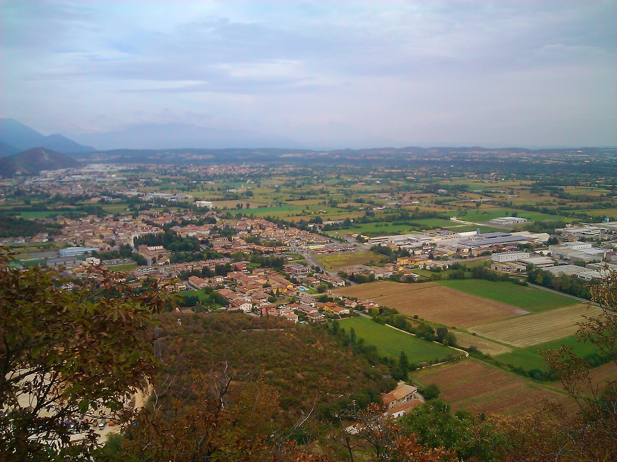 Photo showing: Nuvolera in una veduta dal Monte Camprelle.