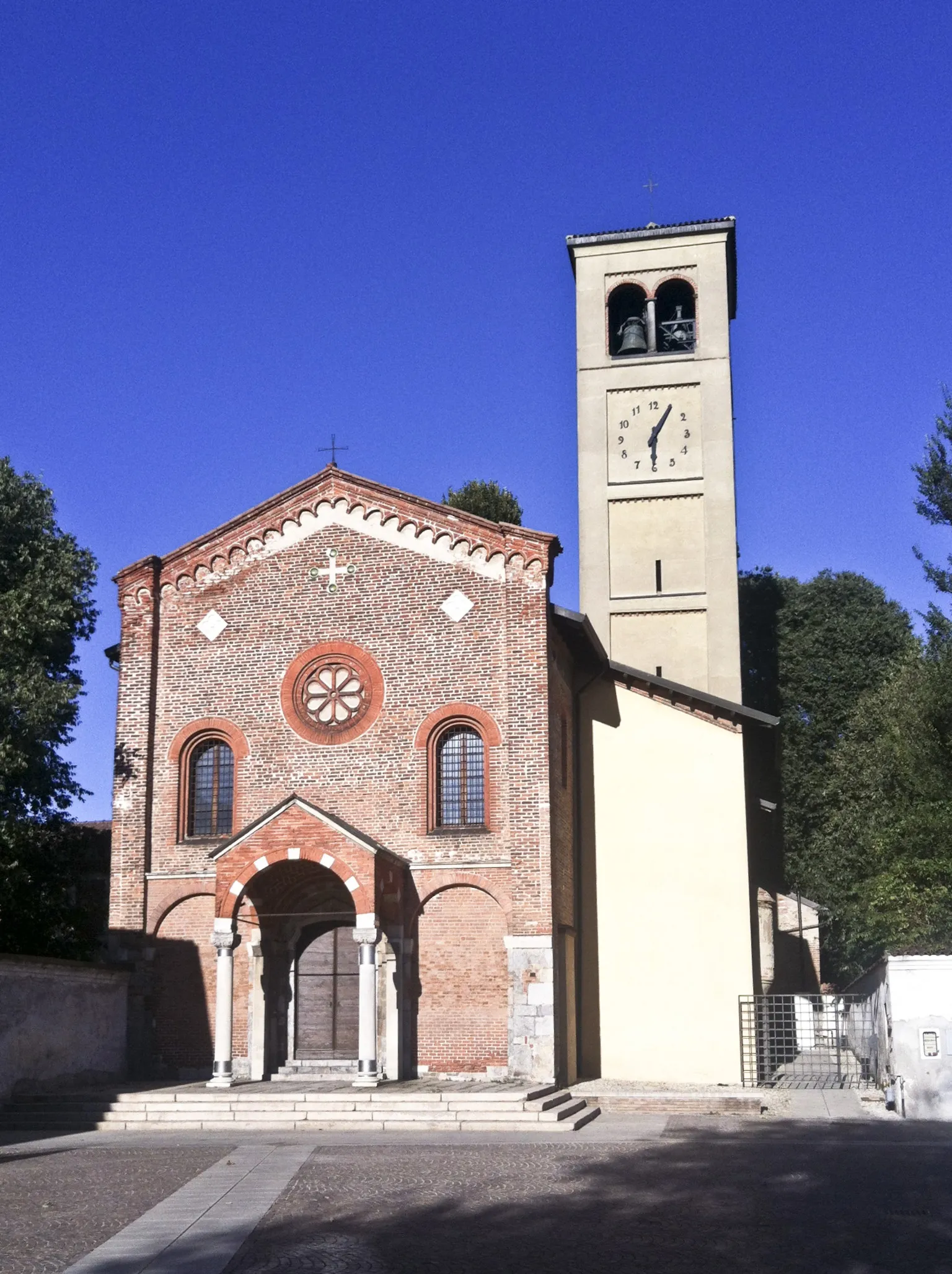 Photo showing: La chiesa romanica di San Pietro all'Olmo, meglio nota come  Chiesa Vecchia.