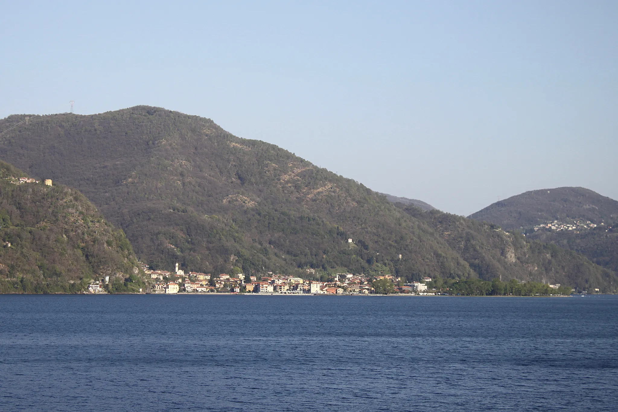 Photo showing: Maccagno seen from the rail replacement bus of D80 Locarno-Domodossola.