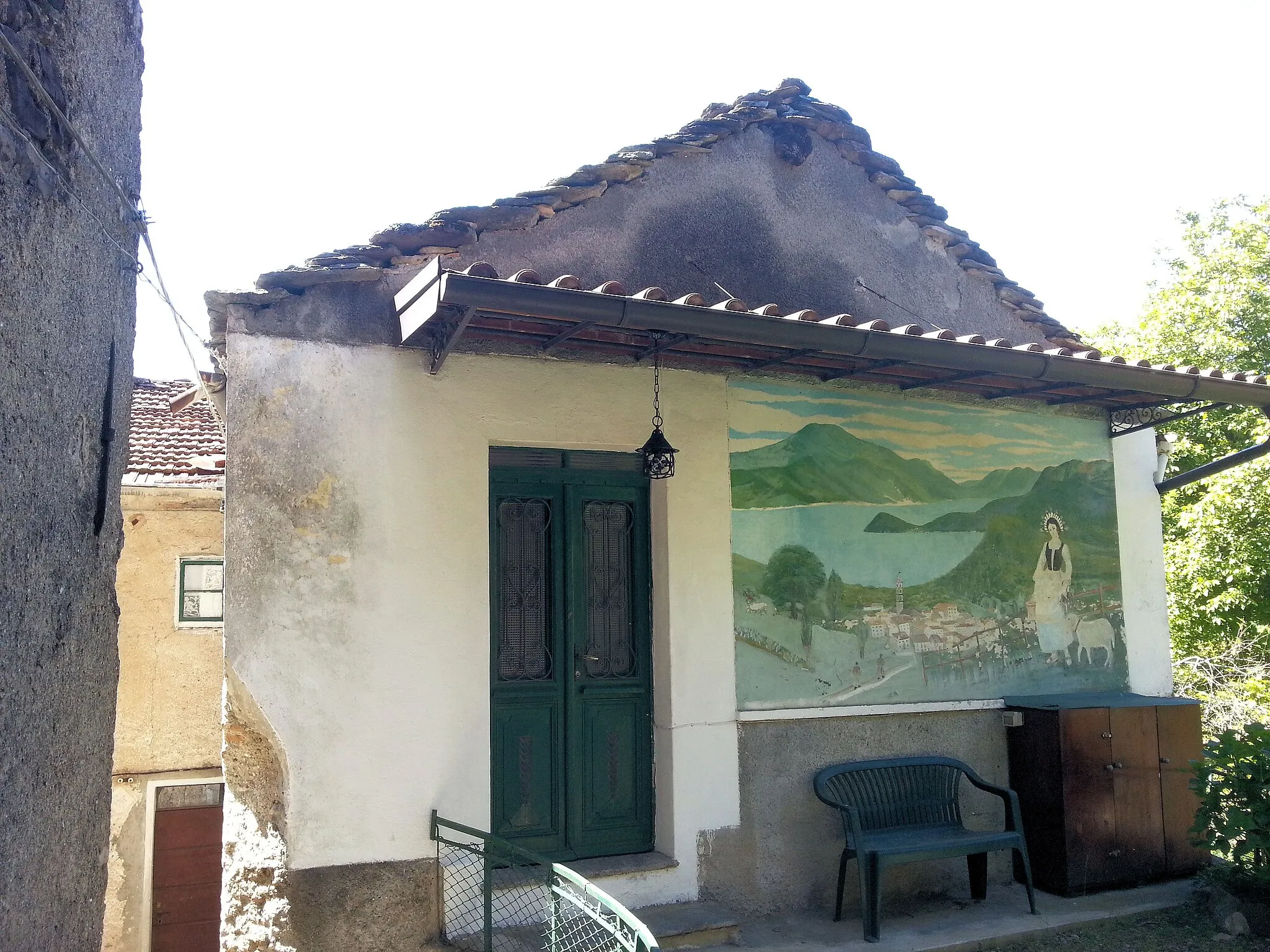 Photo showing: Dipinto murale sulla facciata di un edificio in Via alla Chioderia, a Barna (Plesio), raffigura una vista sul lago di Como.