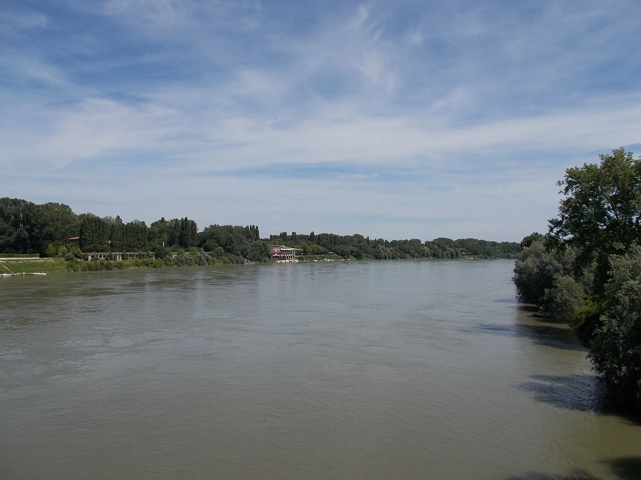 Photo showing: Castelvetro Piacentino - a Pó-folyó (a bal part Cremonához tartozik)