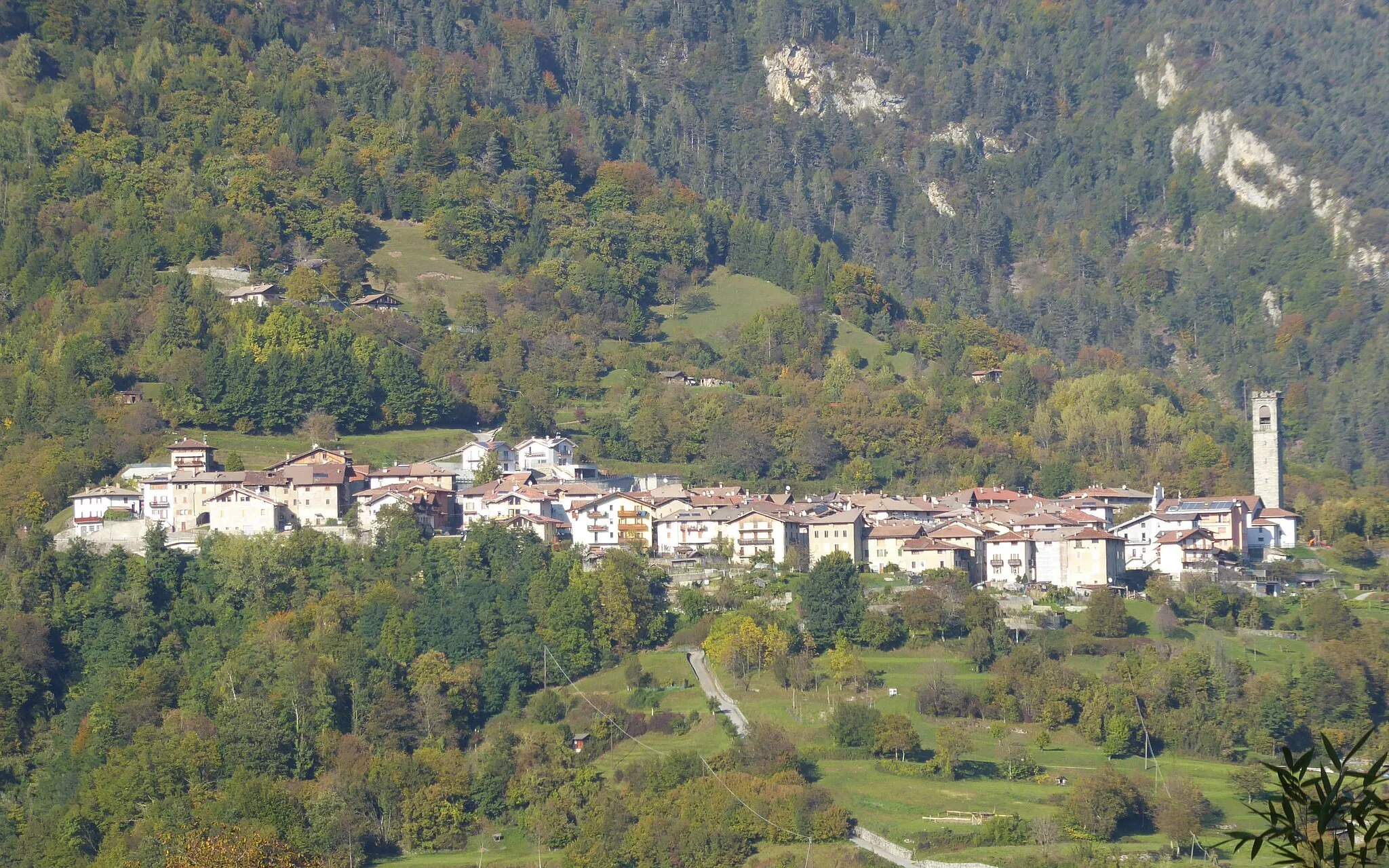 Photo showing: Praso (Valdaone) as seen from Prezzo (Pieve di Bono-Prezzo), Trentino, Italy