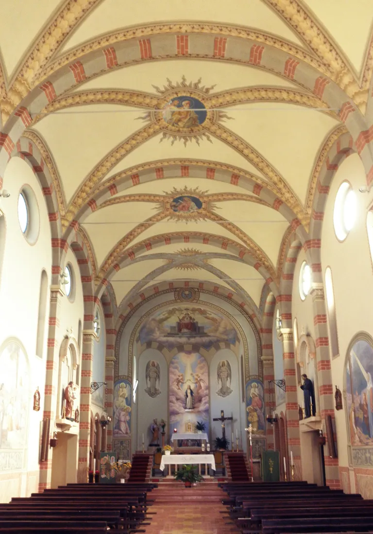 Photo showing: Interno della chiesa parrocchiale di Guzzafame, fraz. di Senna Lodigiana