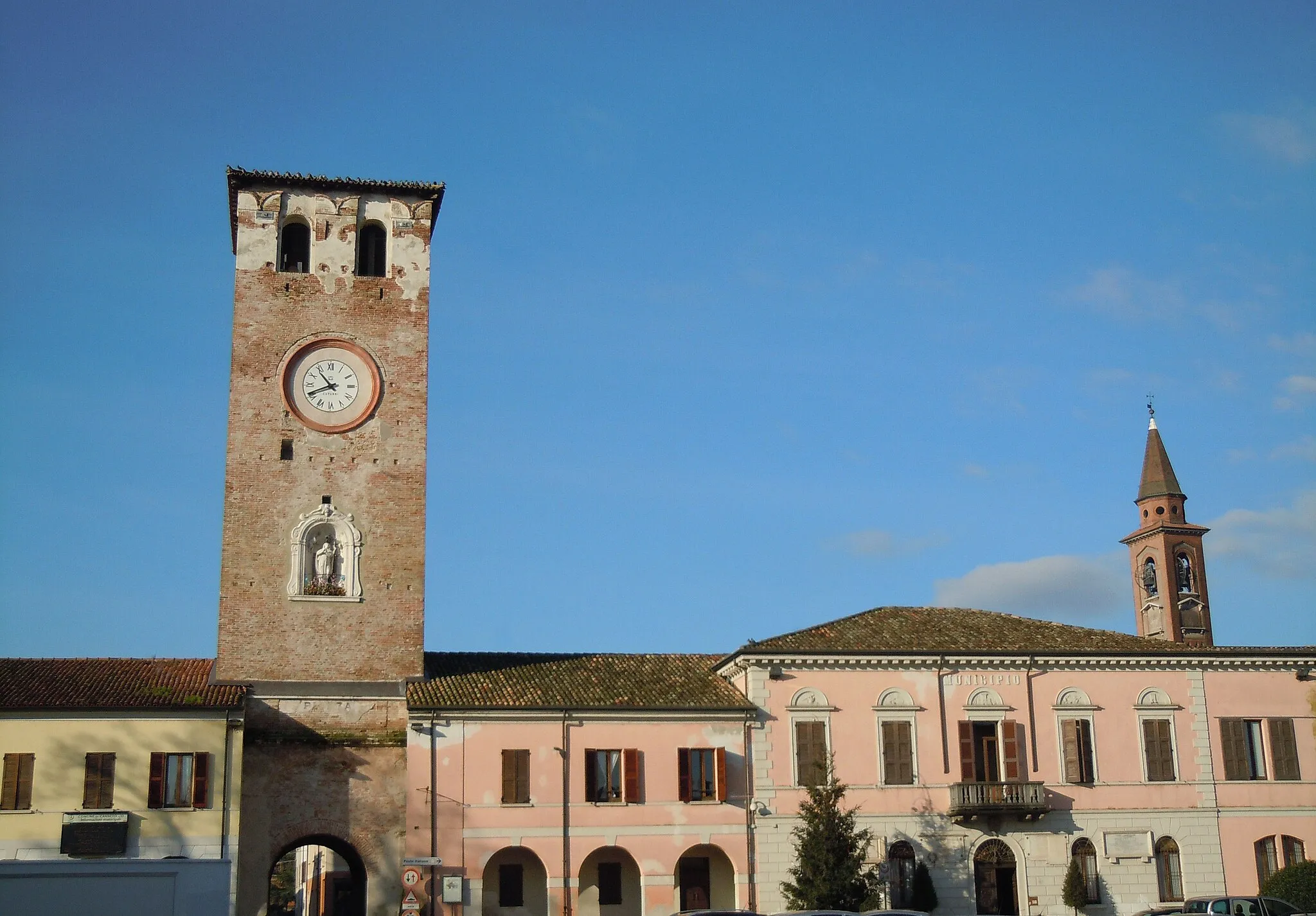 Photo showing: Canneto sull'Oglio, Piazza Matteotti.