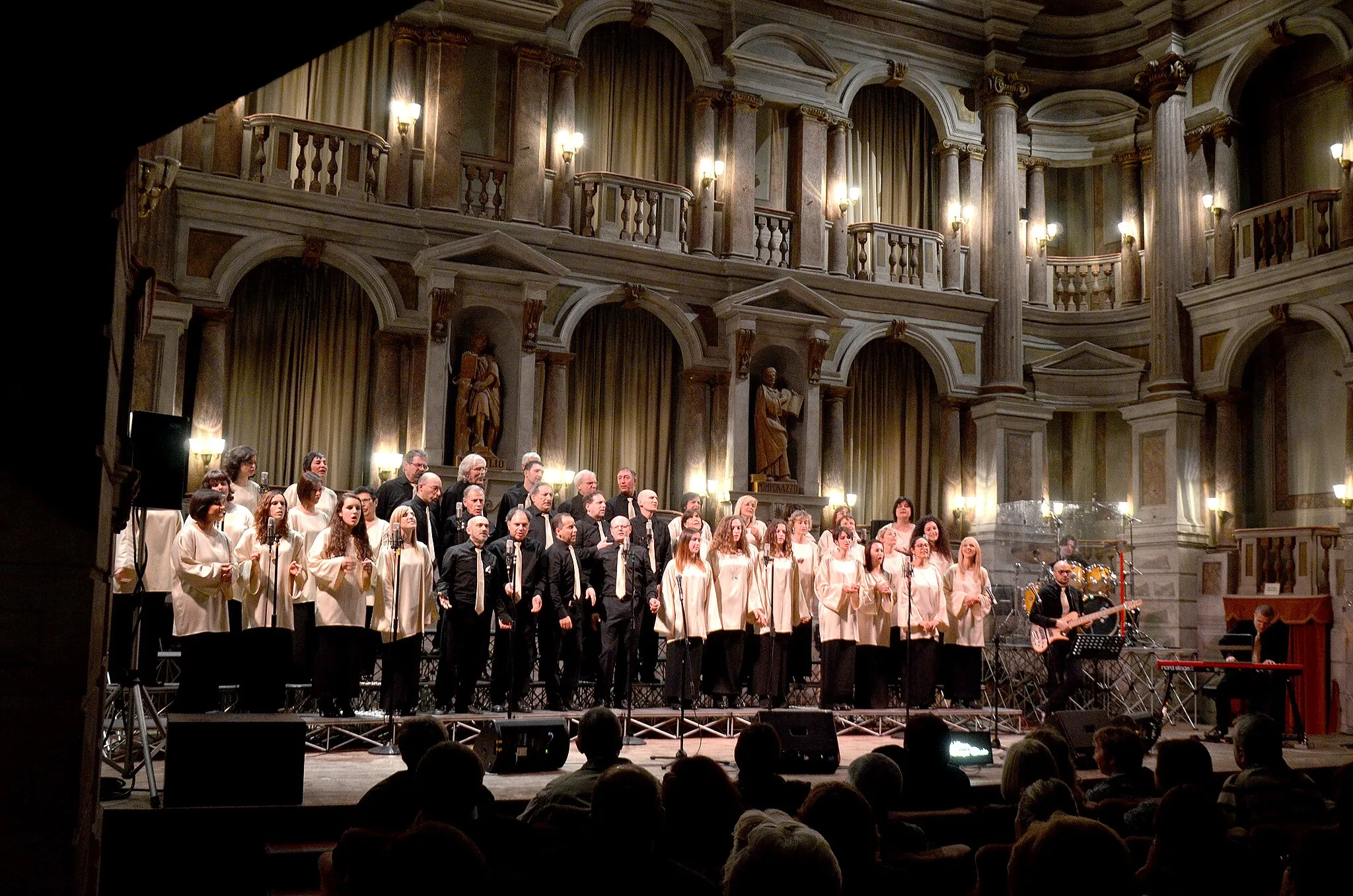 Photo showing: Teatro "Bibiena" Concerto n° 53