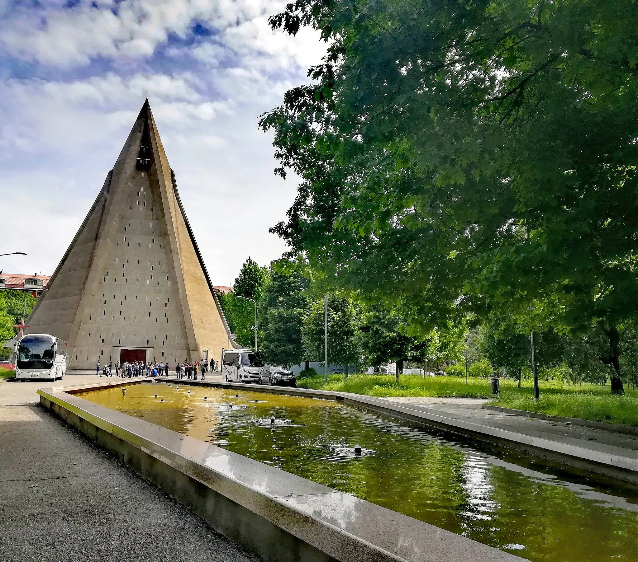 Photo showing: Church of San Giovanni Bono, Sant'Ambrogio-Barona neighborhood, Milan, Italy