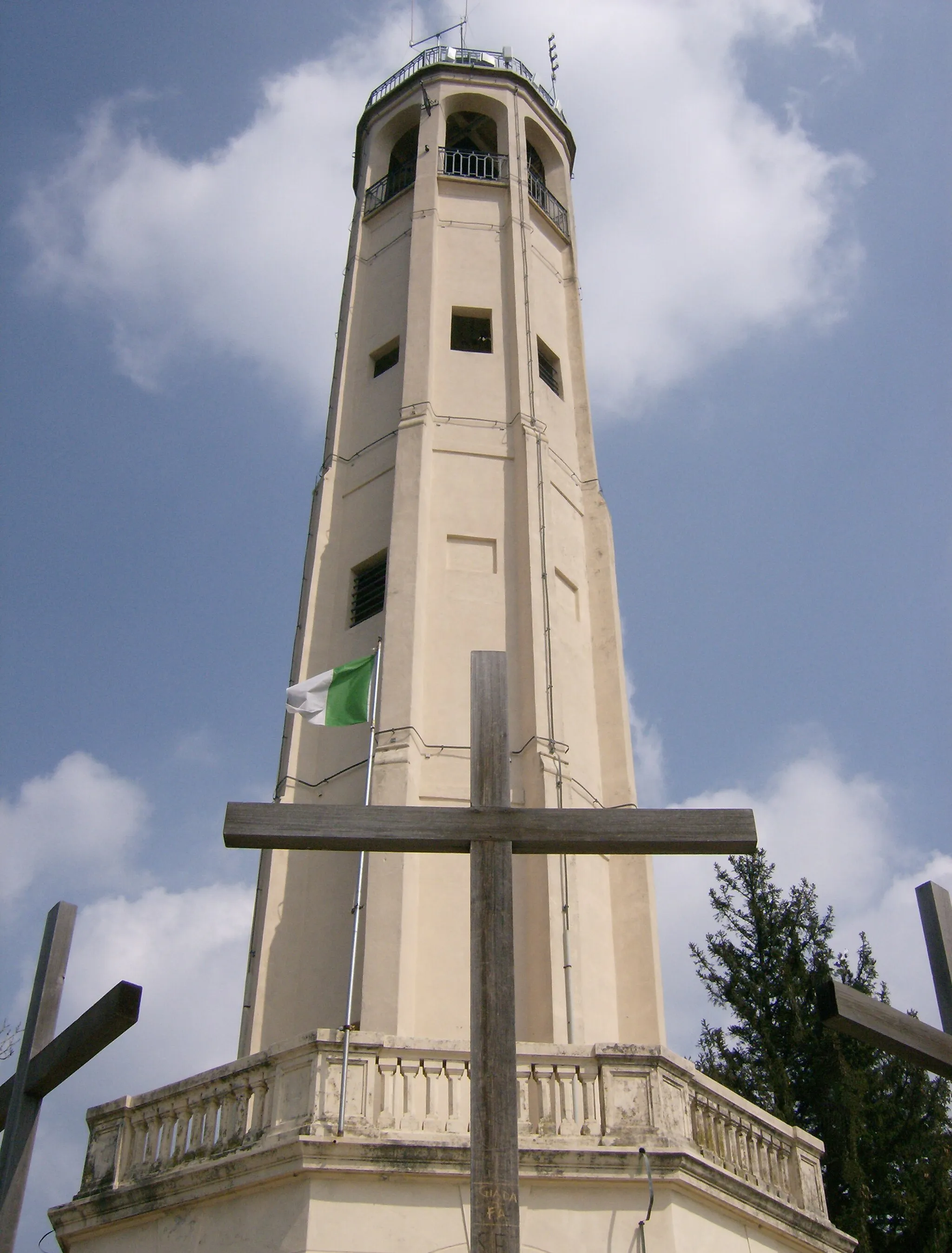 Photo showing: Faro Voltiano