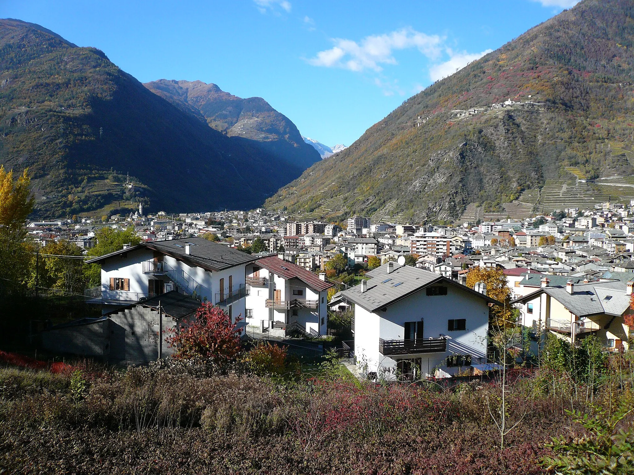 Photo showing: Fotografia panoramica di Tirano (Sondrio) fatta da me nell'autunno 2007