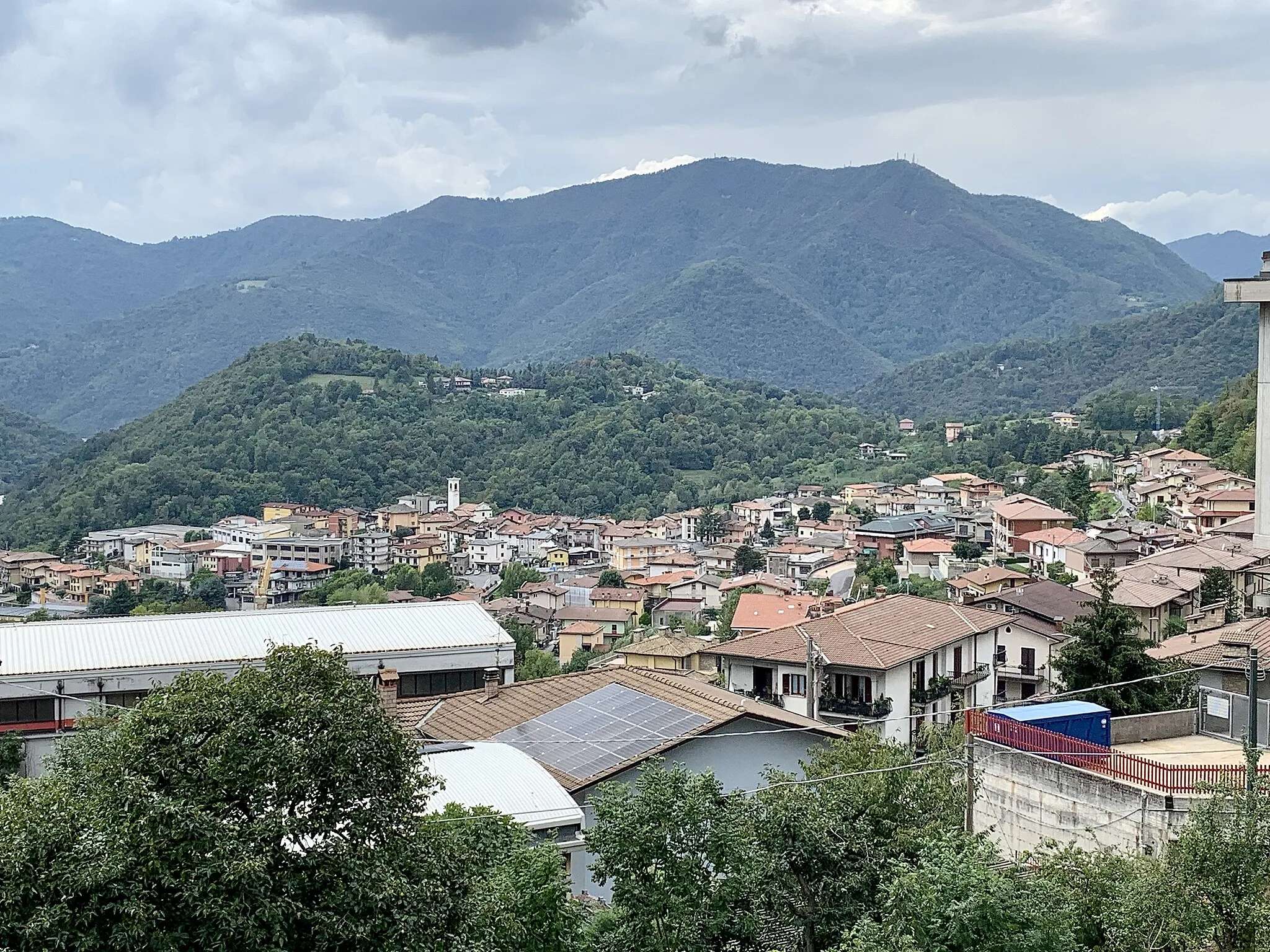 Photo showing: Gazzolo, frazione del comune di Lumezzane (BS), visto dalla chiesa della Pieve