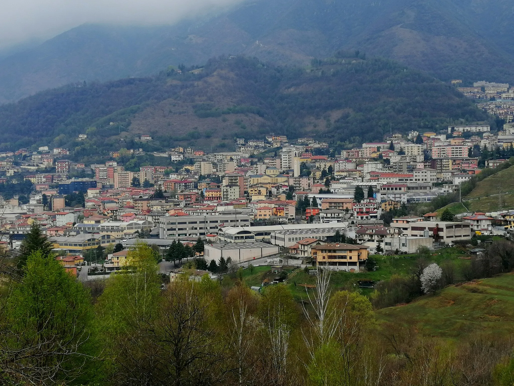 Photo showing: Vista Di San Sebastiano dalla zona industriale di Lumezzane (BS).