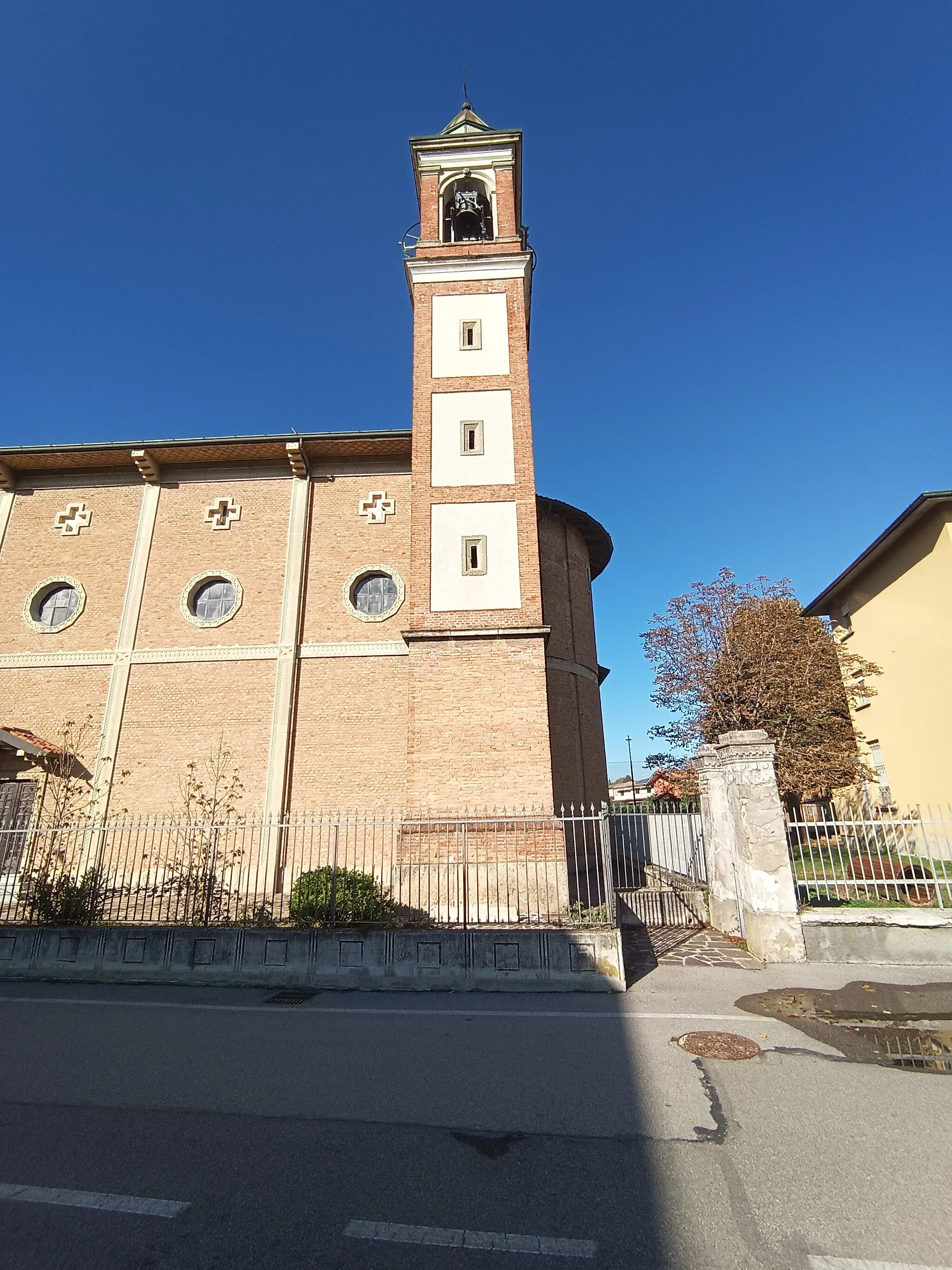 Photo showing: Il campanile della chiesa di san Vitale a Caravaggio (BG), Italia