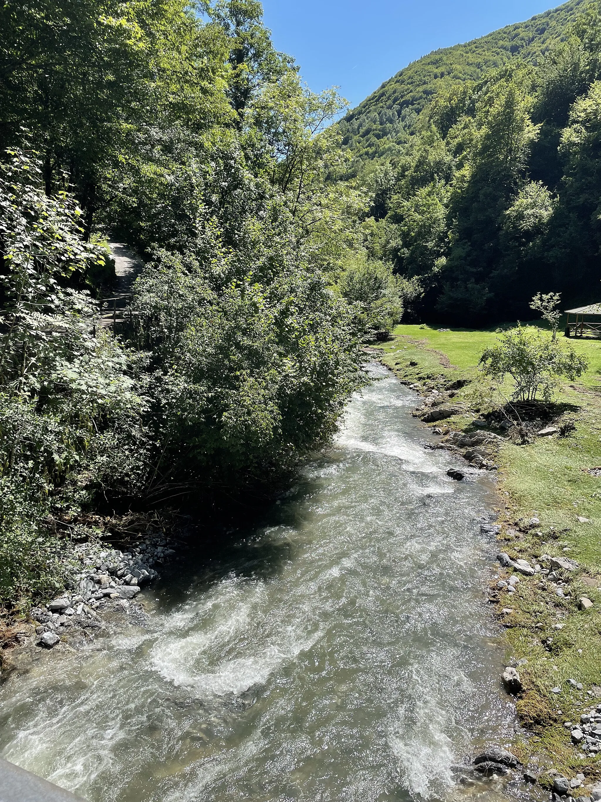 Photo showing: Breggia valley after and during the floods, exposed flood terrain